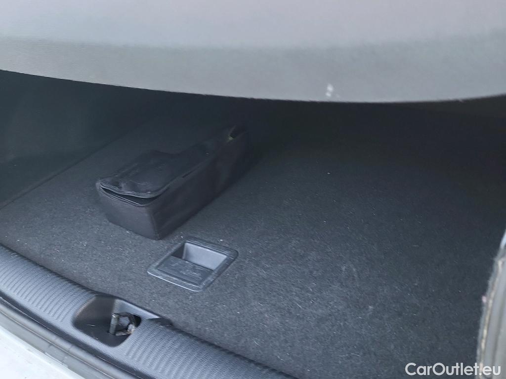  Audi  Q2 AUDI  / 2016 / 5P / todoterreno Design 30 TDI 85kW (116CV) (AC) #3