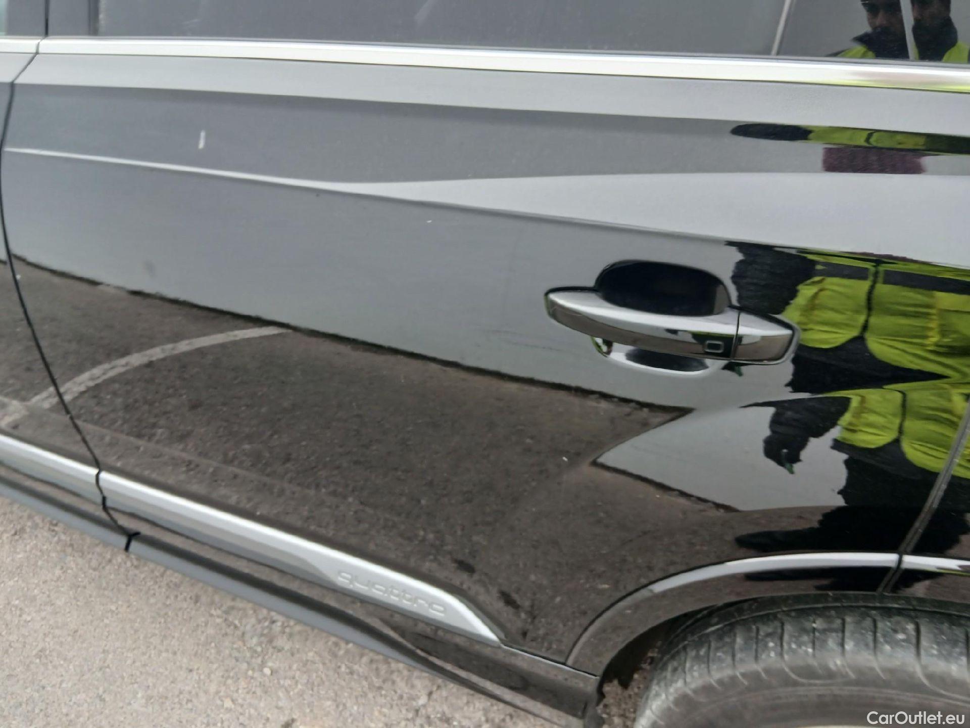  Audi  Q7 AUDI  / 2019 / 5P / todoterreno S line plus 45 TDI 170kW quat. tip.(SP) #9