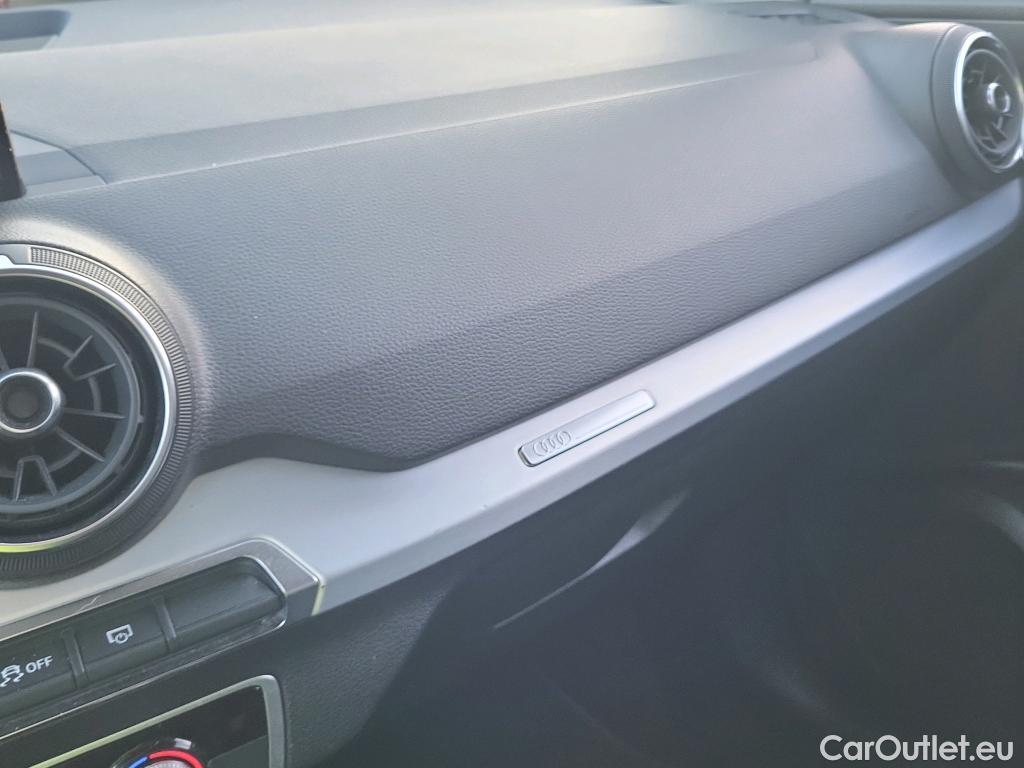  Audi  Q2 AUDI  / 2016 / 5P / todoterreno Design 30 TDI 85kW (116CV) (AC) #1