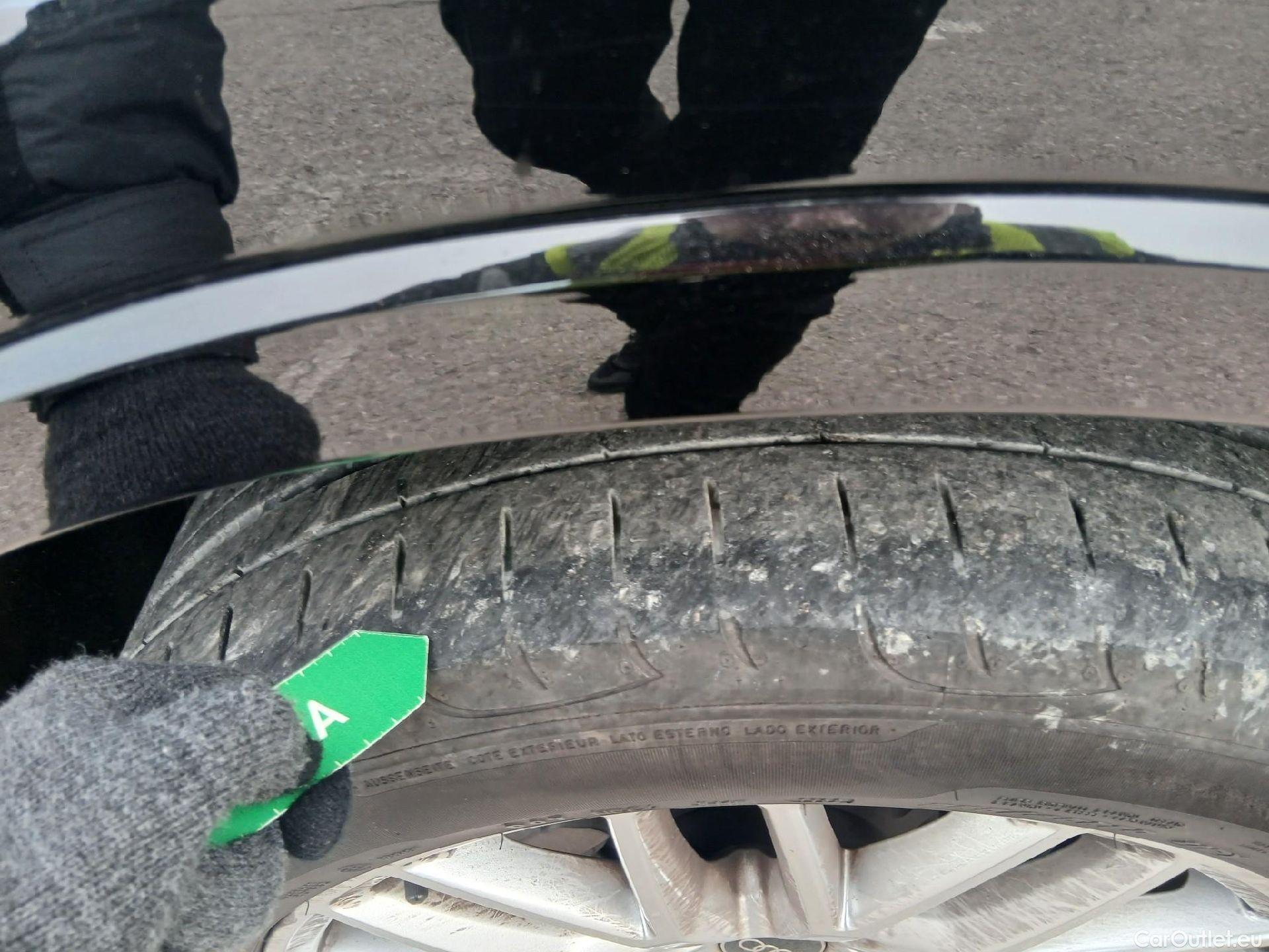  Audi  Q7 AUDI  / 2019 / 5P / todoterreno S line plus 45 TDI 170kW quat. tip.(SP) #23