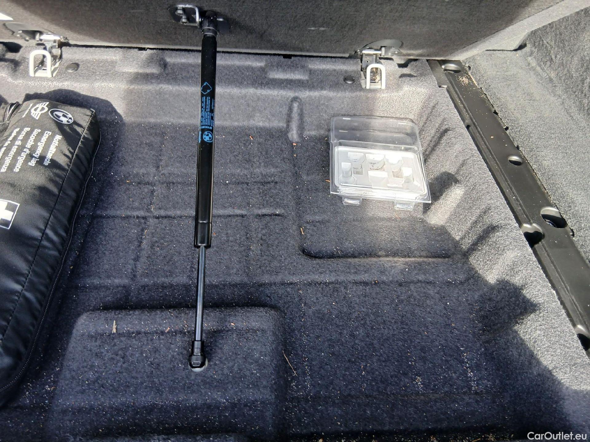  Bmw  Serie 5 BMW  / 2020 / 5P / familiar 520dA Touring #2