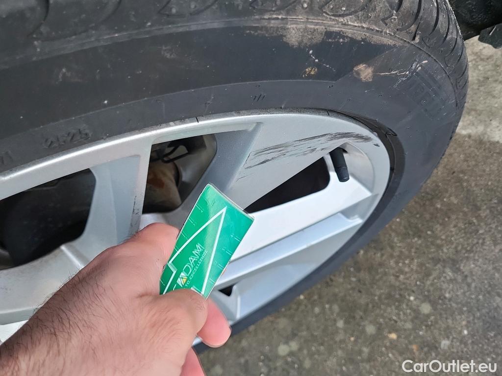  Audi  Q2 AUDI  / 2016 / 5P / todoterreno Design 30 TDI 85kW (116CV) (AC) #9