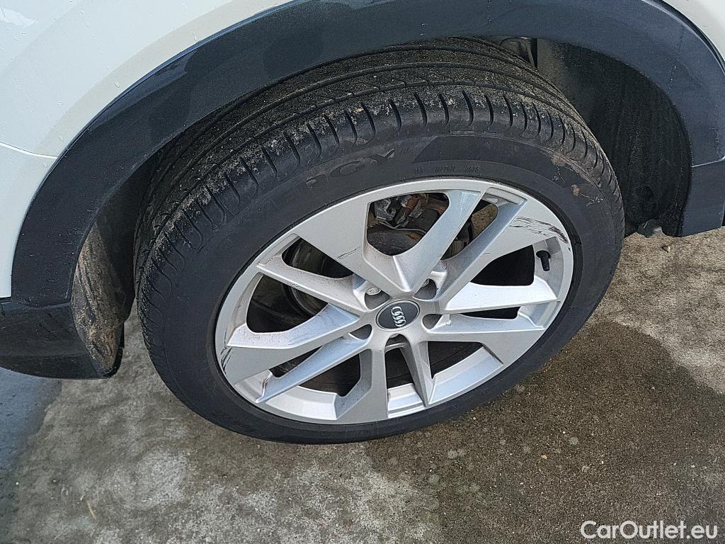  Audi  Q2 AUDI  / 2016 / 5P / todoterreno Design 30 TDI 85kW (116CV) (AC) #8