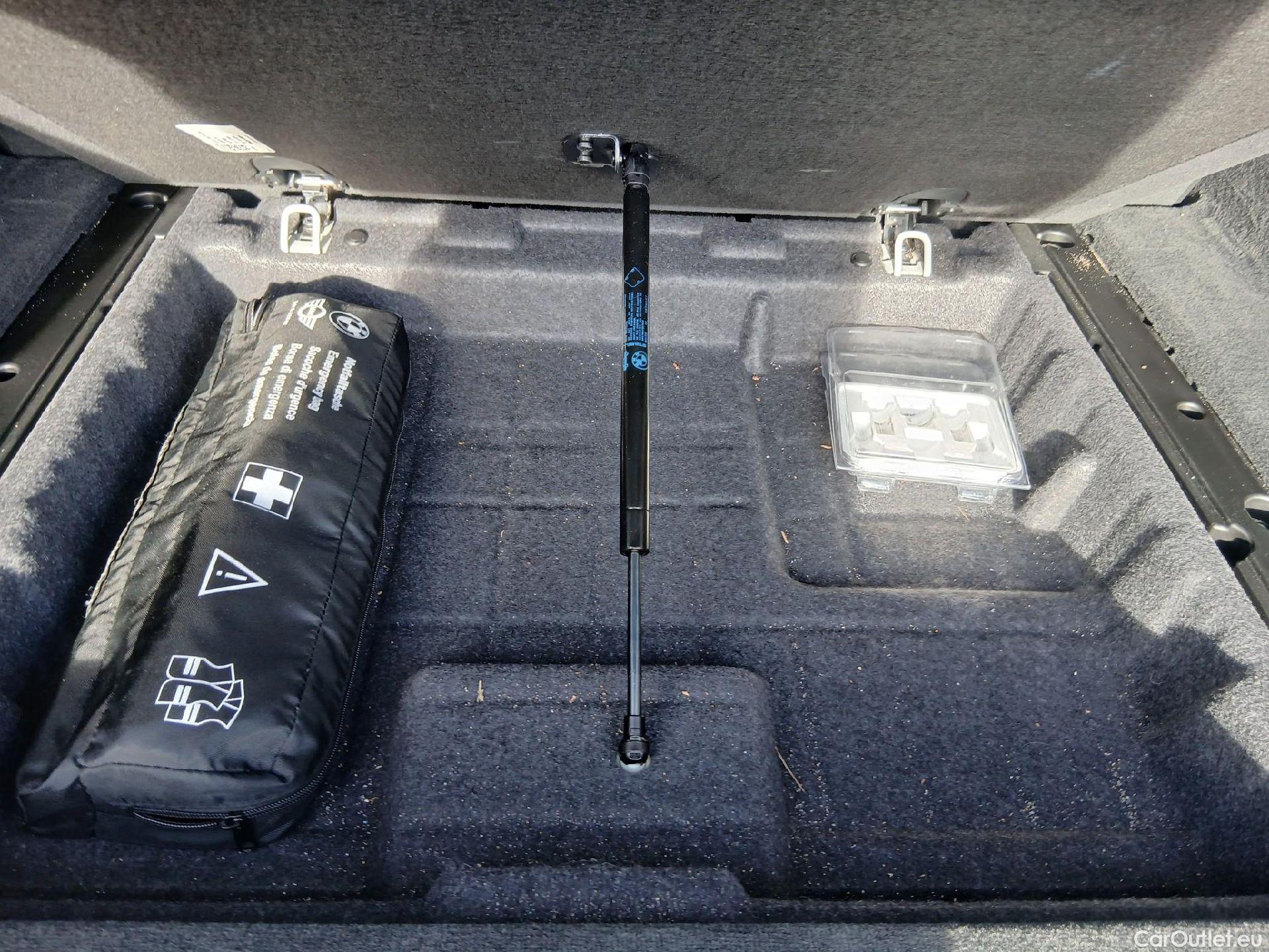  Bmw  Serie 5 BMW  / 2020 / 5P / familiar 520dA Touring #1