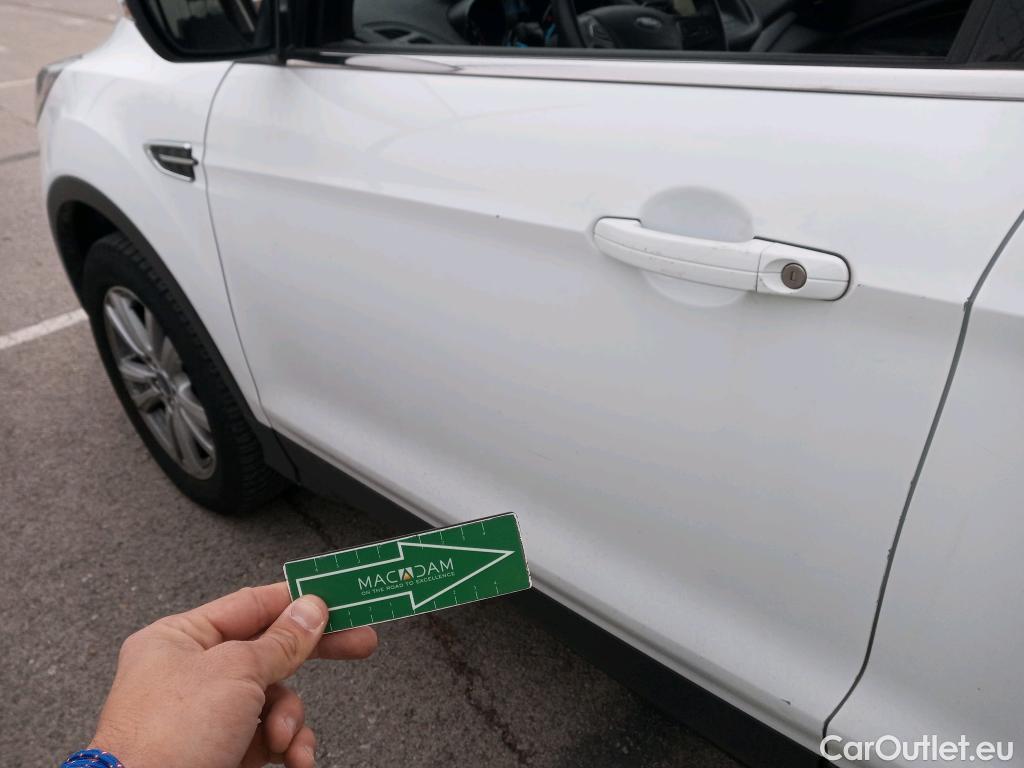  Ford  Kuga FORD  / 2016 / 5P / todoterreno 1.5 EcoBoost 88kW 4x2 Trend+ (CX) #14