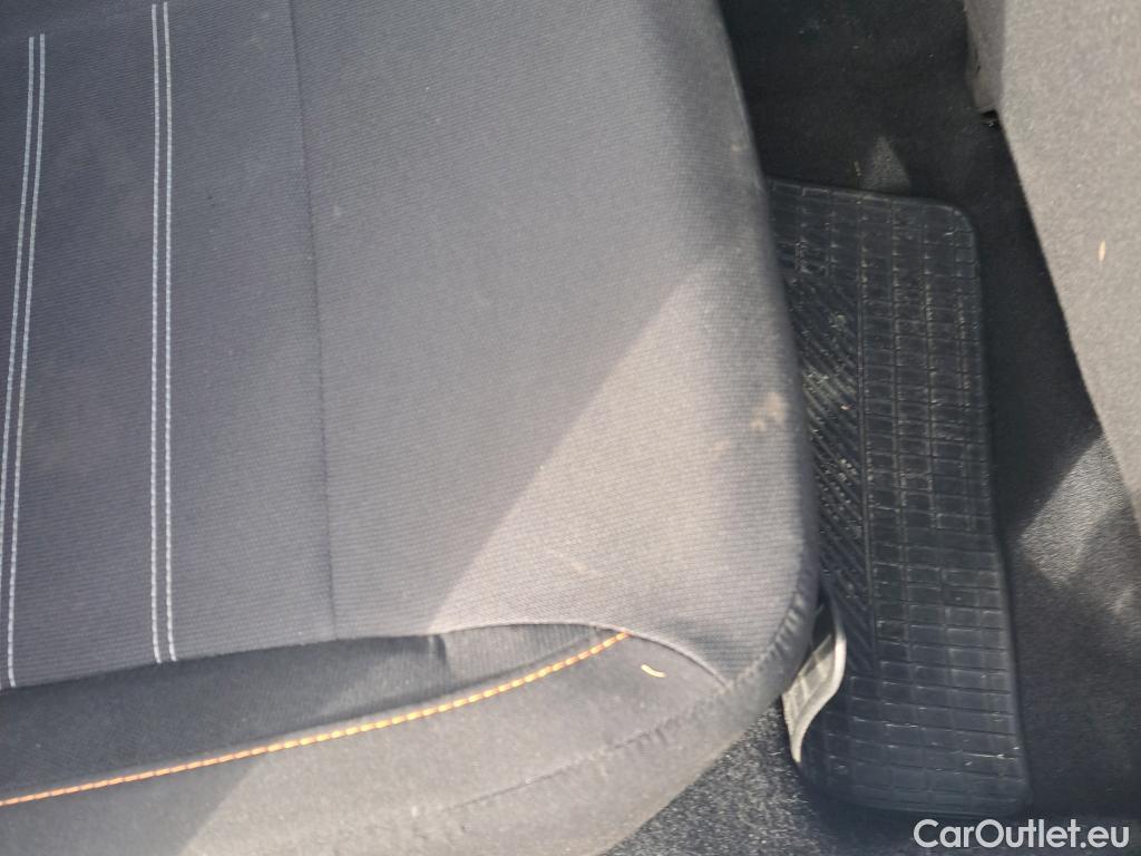  Dacia  Sandero DACIA  / 2020 / 5P / berlina con portón Stepway Essential TCe 67kW (90V) #16