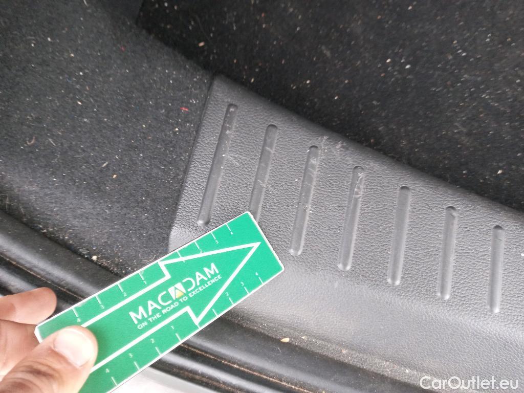  Ford  Kuga FORD  / 2016 / 5P / todoterreno 1.5 EcoBoost 88kW 4x2 Trend+ (CX) #19