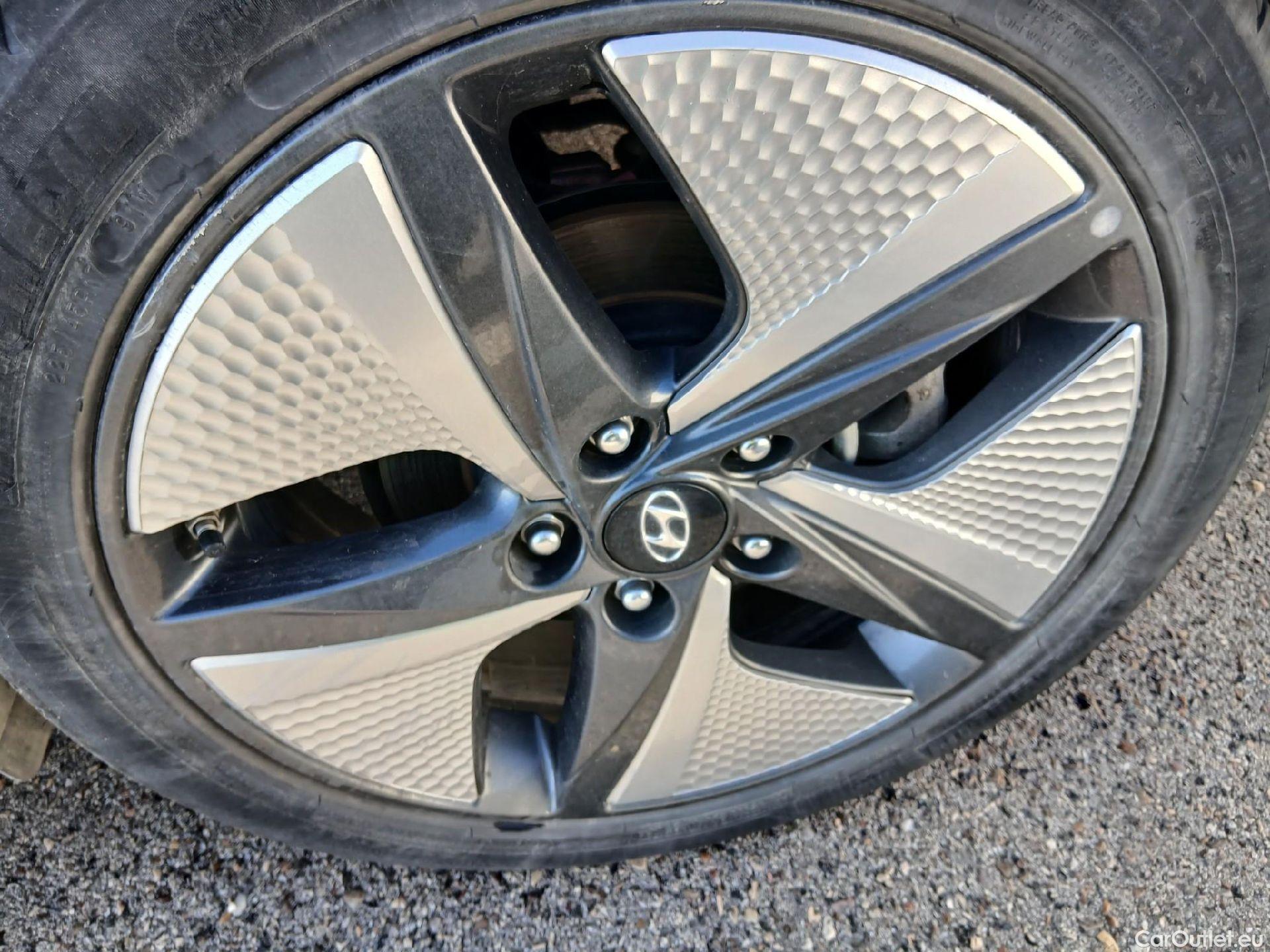  Hyundai   Ioniq HYUNDAI / 2019 / 5P / berlina con portón 1.6 GDI HEV Tecno DCT #18