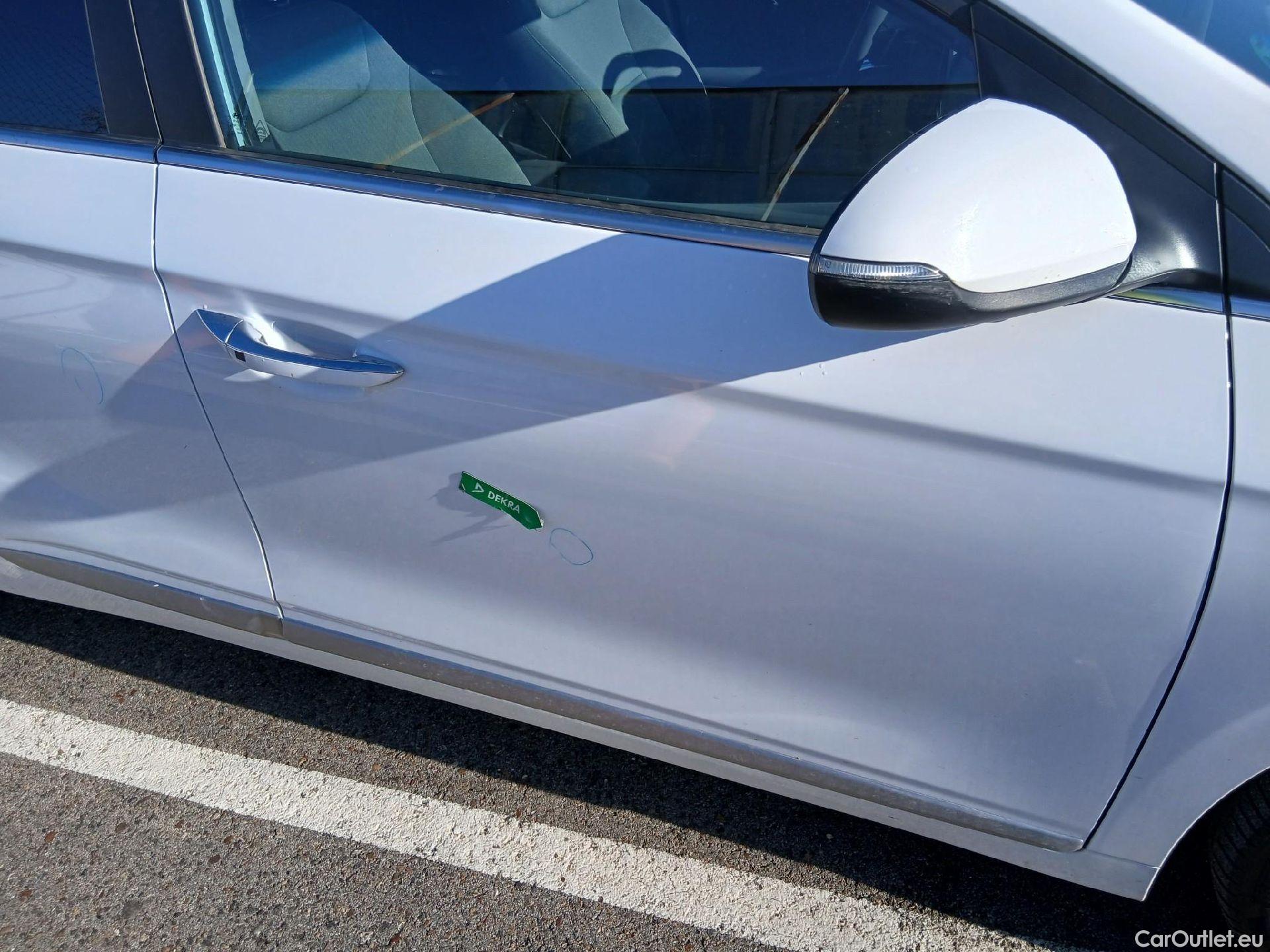  Hyundai   Ioniq HYUNDAI / 2019 / 5P / berlina con portón 1.6 GDI HEV Tecno DCT #35