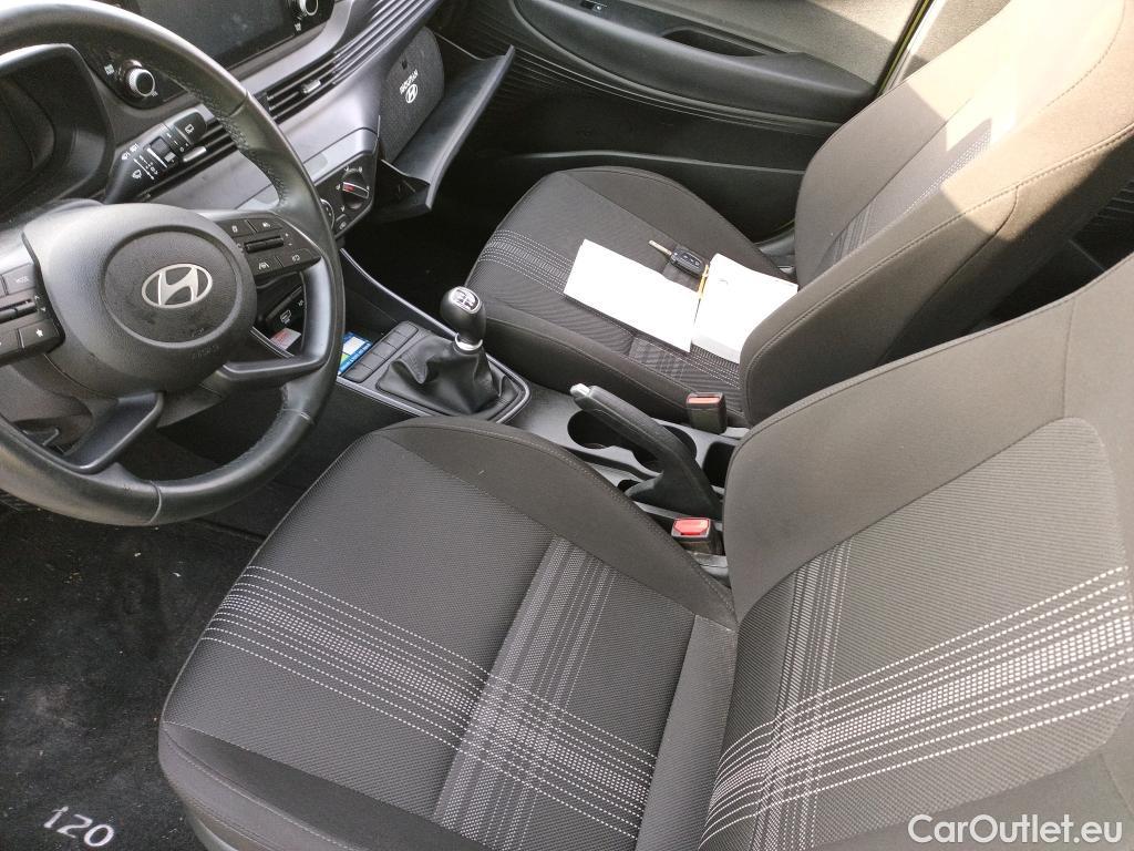  Land Rover  Discovery HYUNDAI i20 / 2023 / 5P / berlina con portón 1.2 MPI Essence #11