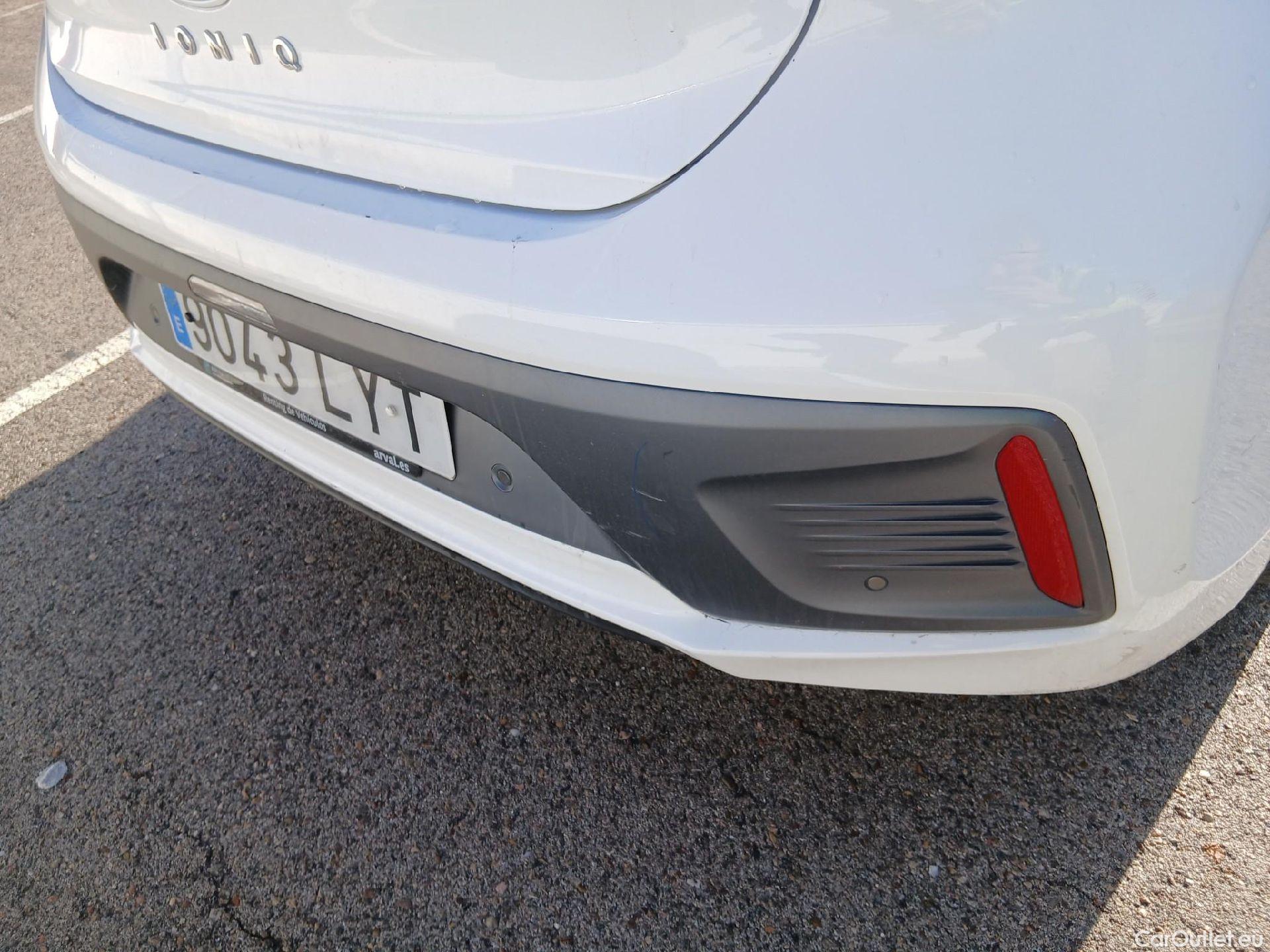  Hyundai   Ioniq HYUNDAI / 2019 / 5P / berlina con portón 1.6 GDI HEV Tecno DCT #24