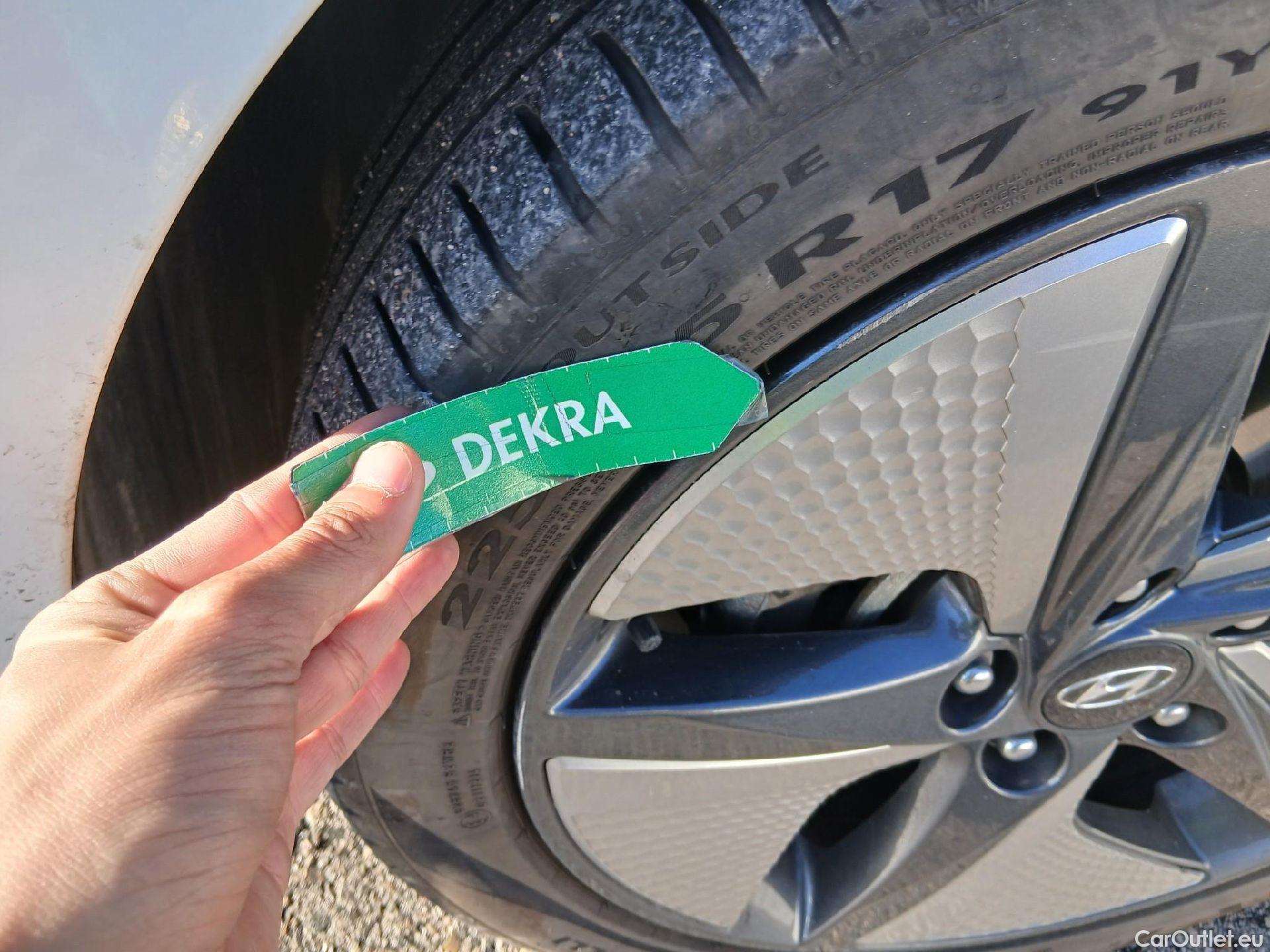  Hyundai   Ioniq HYUNDAI / 2019 / 5P / berlina con portón 1.6 GDI HEV Tecno DCT #9