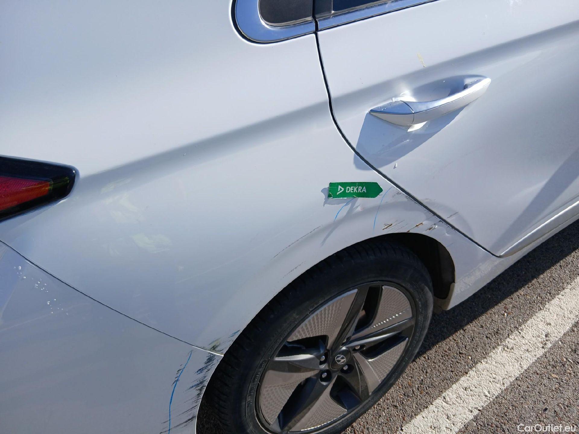  Hyundai   Ioniq HYUNDAI / 2019 / 5P / berlina con portón 1.6 GDI HEV Tecno DCT #30