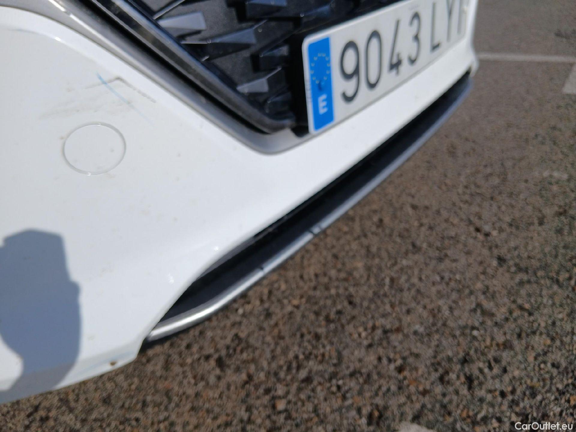  Hyundai   Ioniq HYUNDAI / 2019 / 5P / berlina con portón 1.6 GDI HEV Tecno DCT #3