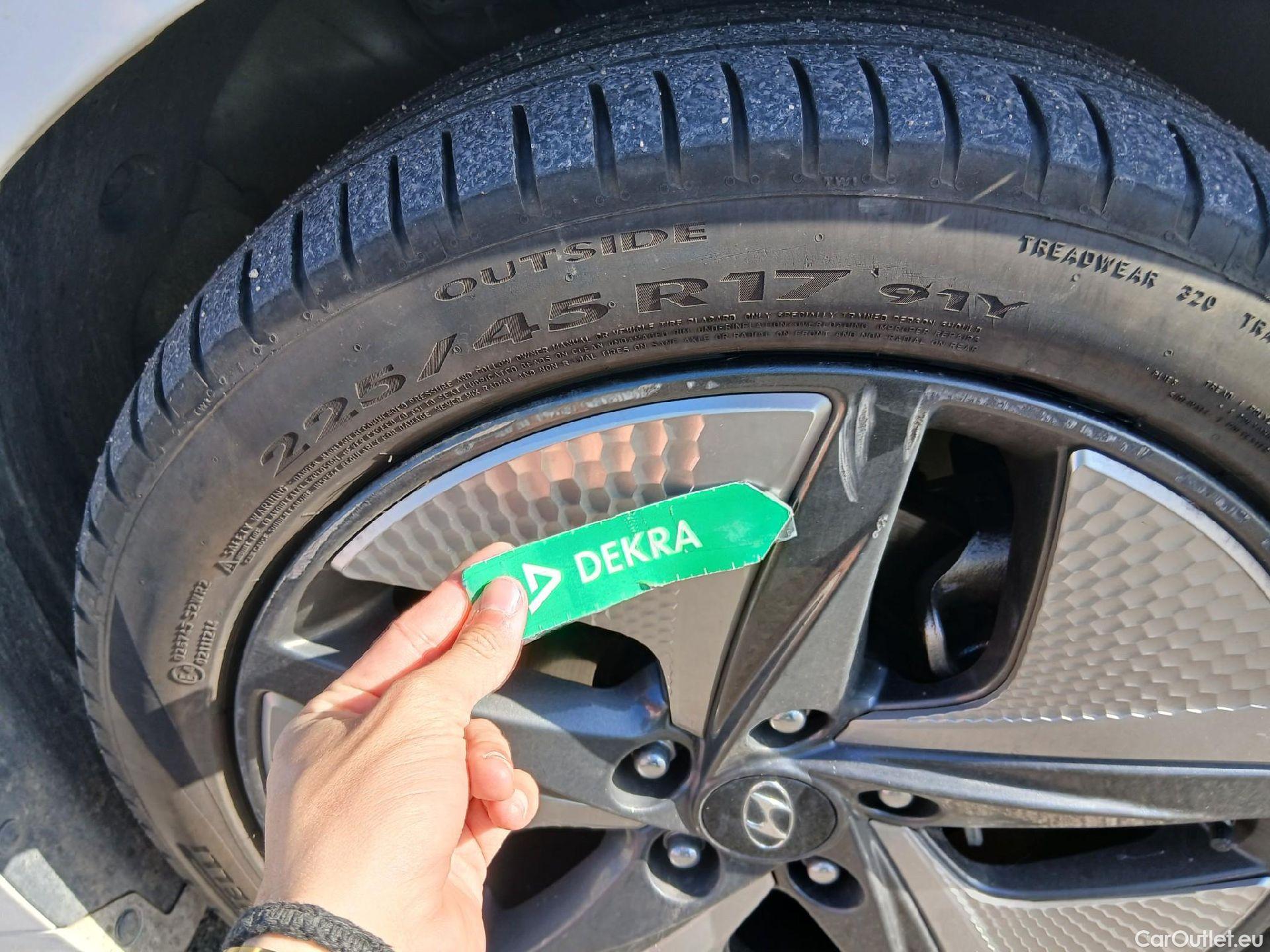  Hyundai   Ioniq HYUNDAI / 2019 / 5P / berlina con portón 1.6 GDI HEV Tecno DCT #39