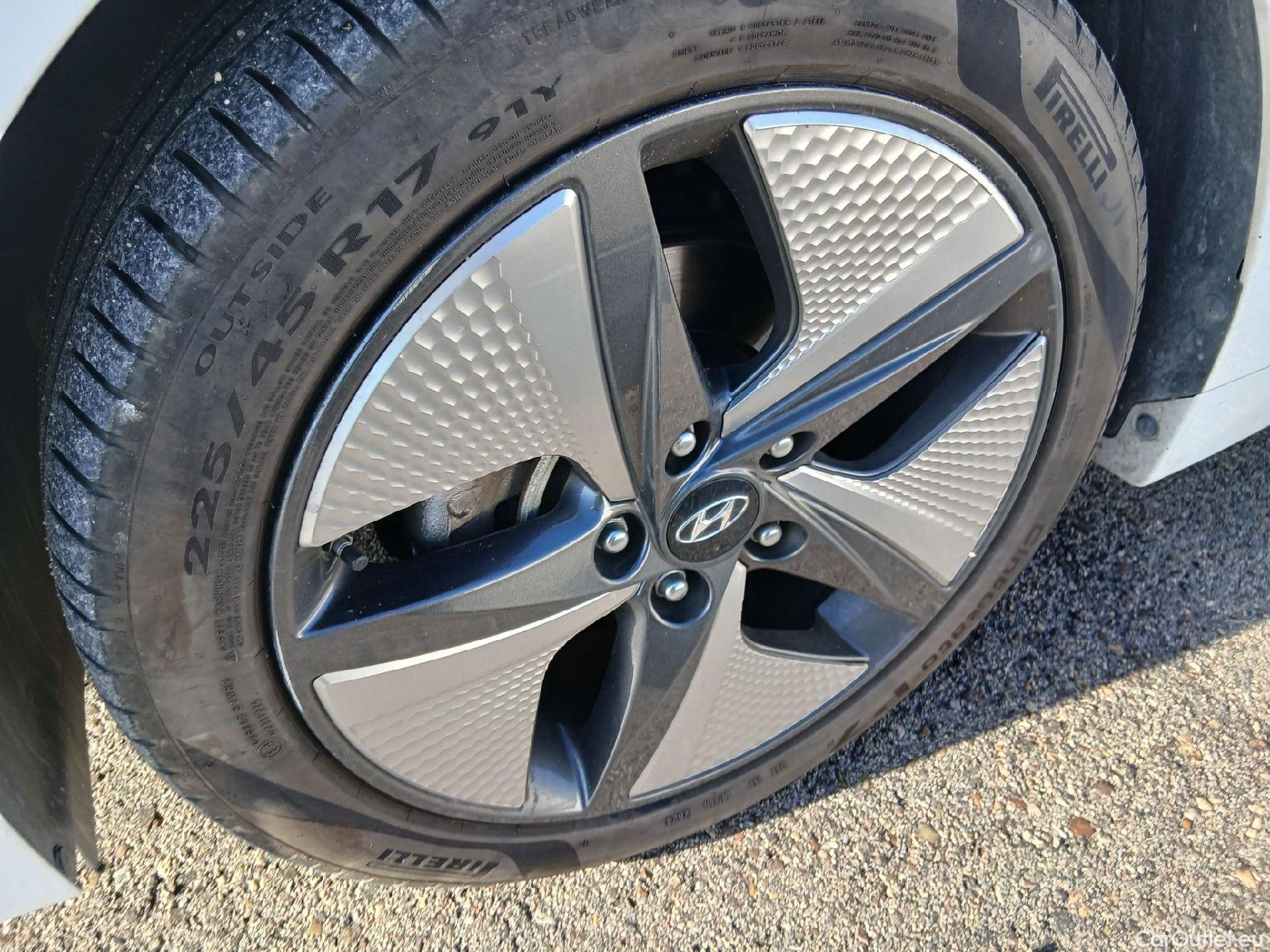  Hyundai   Ioniq HYUNDAI / 2019 / 5P / berlina con portón 1.6 GDI HEV Tecno DCT #10