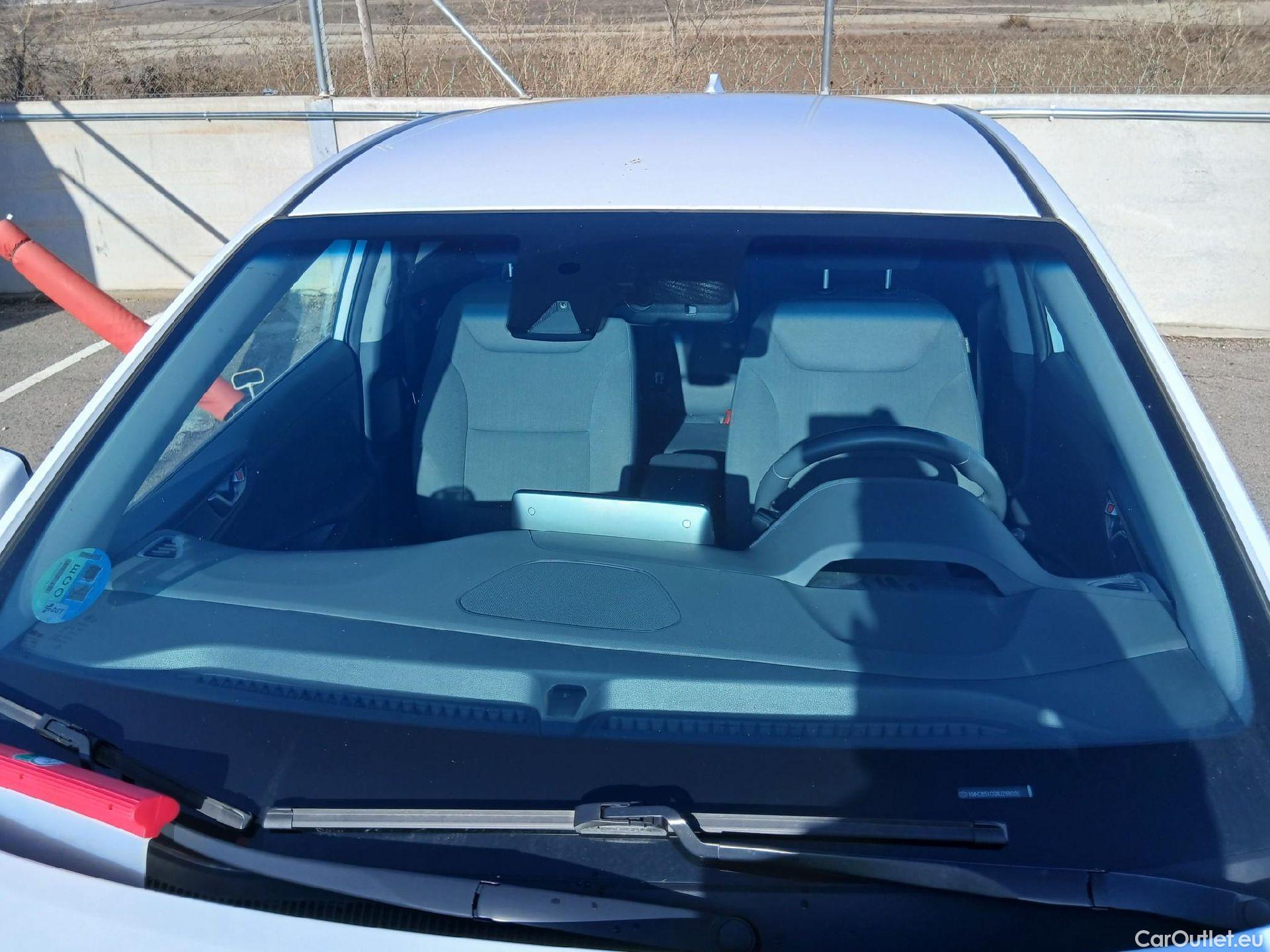  Hyundai   Ioniq HYUNDAI / 2019 / 5P / berlina con portón 1.6 GDI HEV Tecno DCT #7