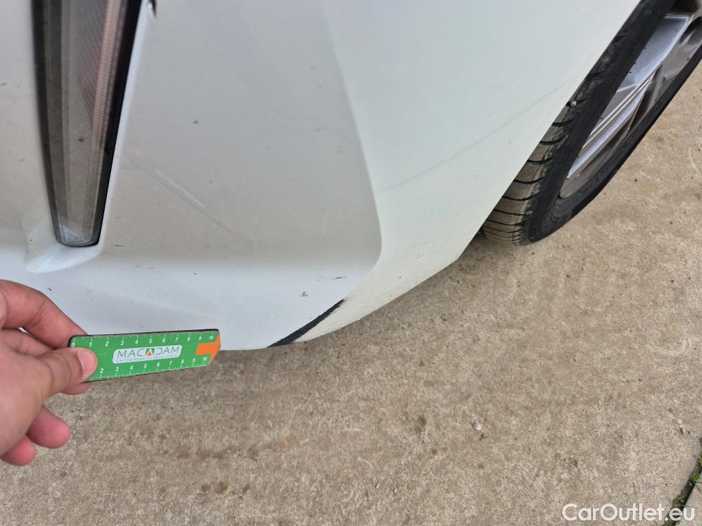  Peugeot  208 PEUGEOT  / 2019 / 5P / berlina con portón BlueHDi 73kW (100CV) Active Pack (AC) #10