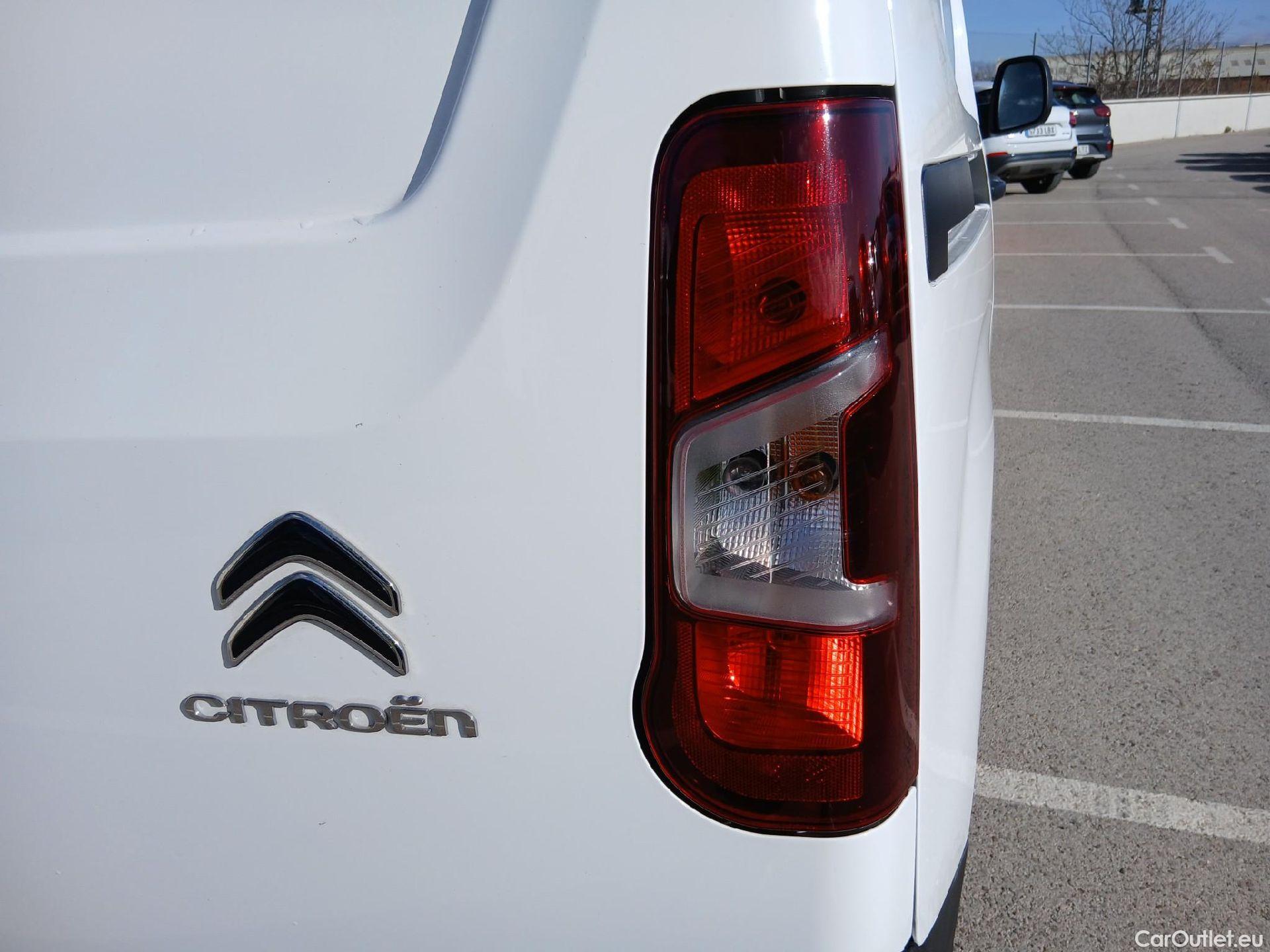  Citroen  Berlingo CITROEN  / 2018 / 3P / furgón derivado de turismo Talla M BlueHDi 100 CONTROL (AC2) #26