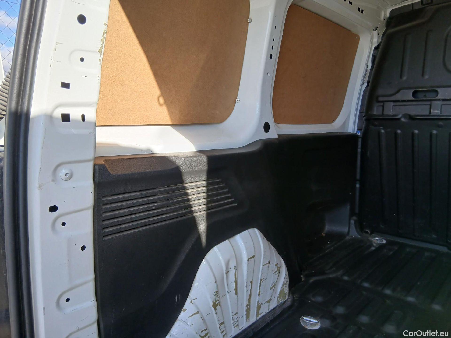  Citroen  Berlingo CITROEN  / 2018 / 3P / furgón derivado de turismo Talla M BlueHDi 100 CONTROL (AC2) #17