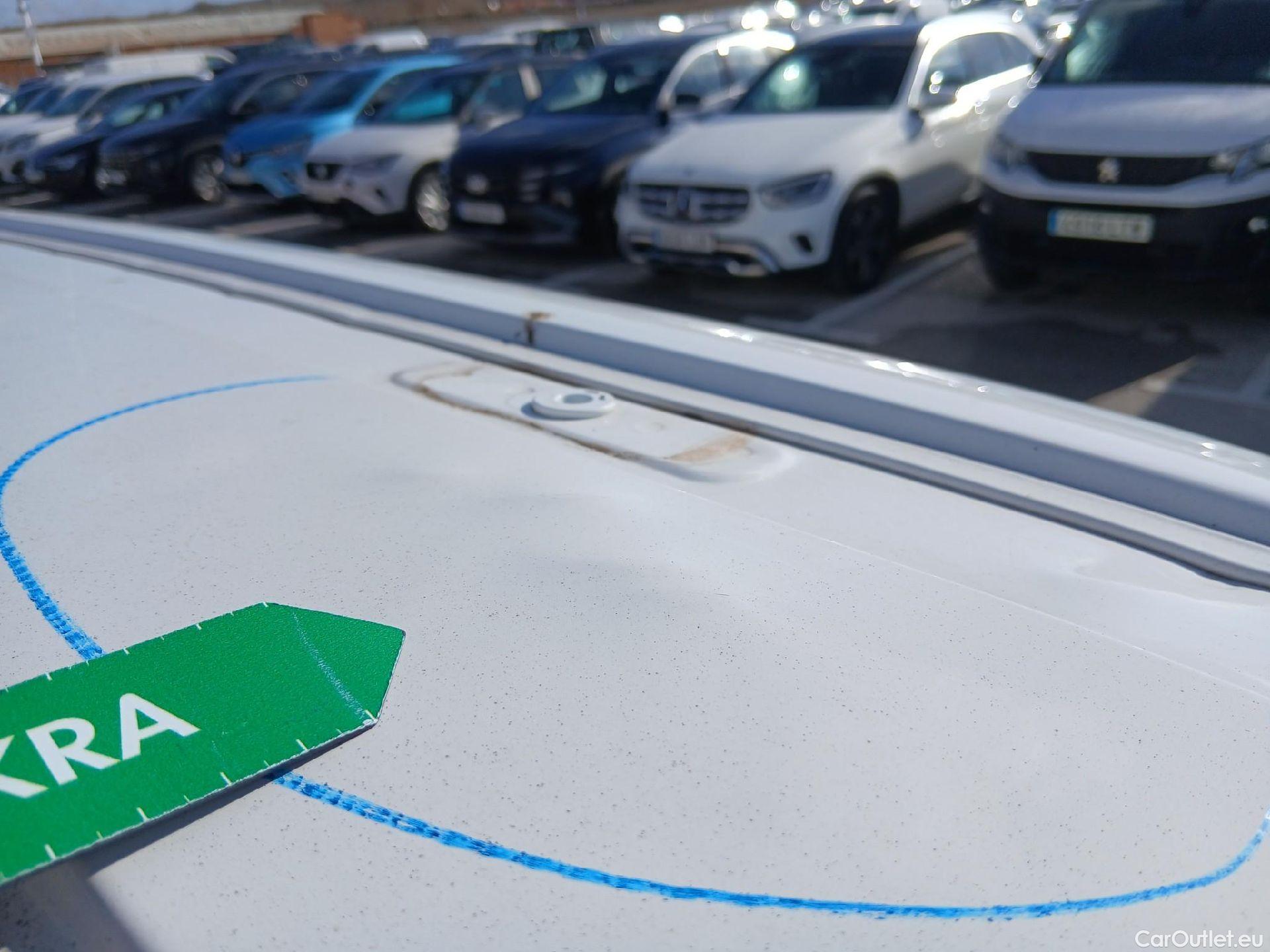  Citroen  Berlingo CITROEN  / 2018 / 3P / furgón derivado de turismo Talla M BlueHDi 100 CONTROL (AC2) #30