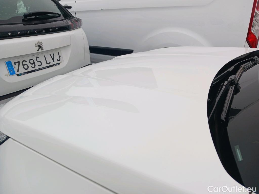  Peugeot  2008 PEUGEOT  / 2019 / 5P / todoterreno Active Puretech 100 S&S BVM6 #3