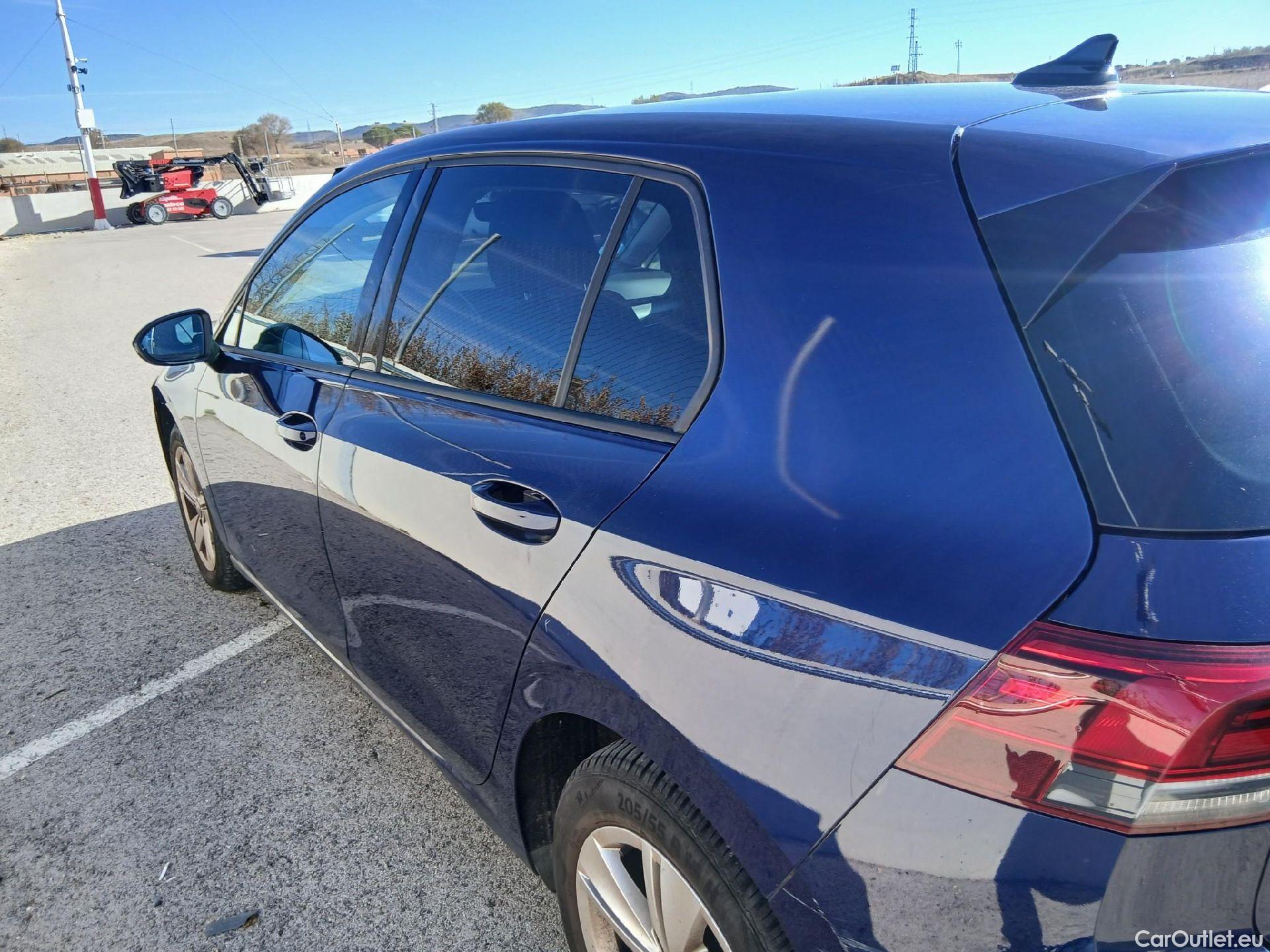  Volkswagen  Golf  VOLKSWAGEN / 2020 / 5P / berlina con portón Life 2.0 TDI 85kW (115CV) #14