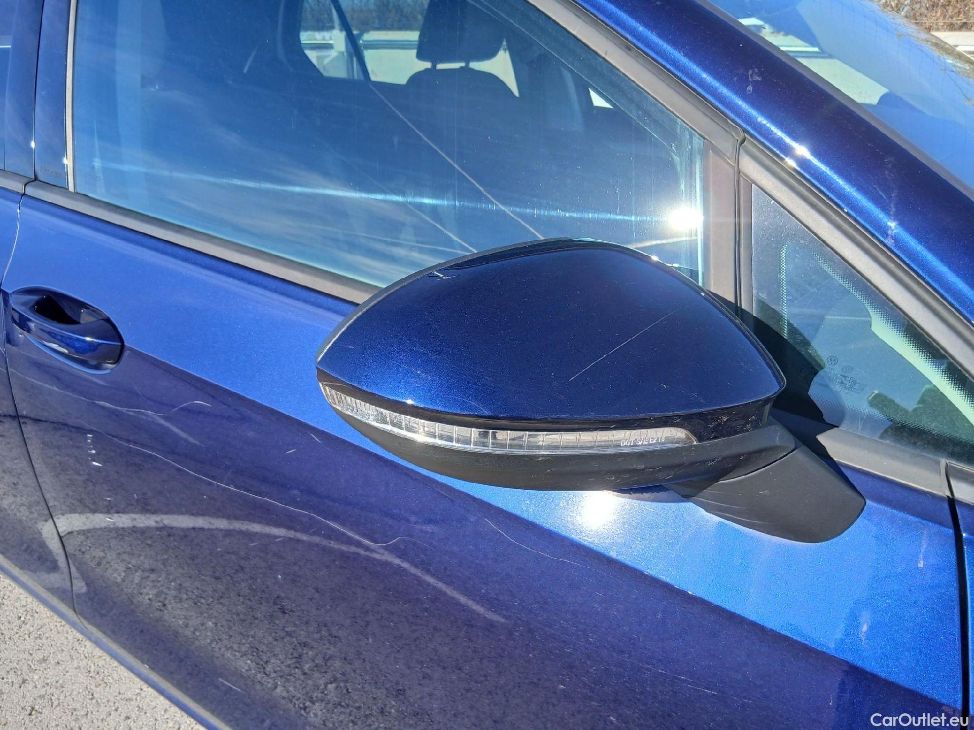  Volkswagen  Golf  VOLKSWAGEN / 2020 / 5P / berlina con portón Life 2.0 TDI 85kW (115CV) #37