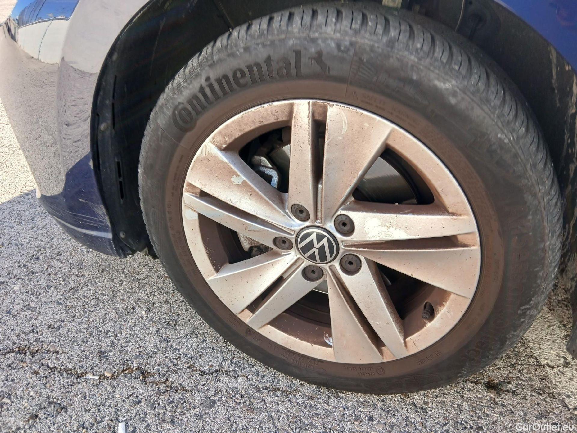  Volkswagen  Golf  VOLKSWAGEN / 2020 / 5P / berlina con portón Life 2.0 TDI 85kW (115CV) #10