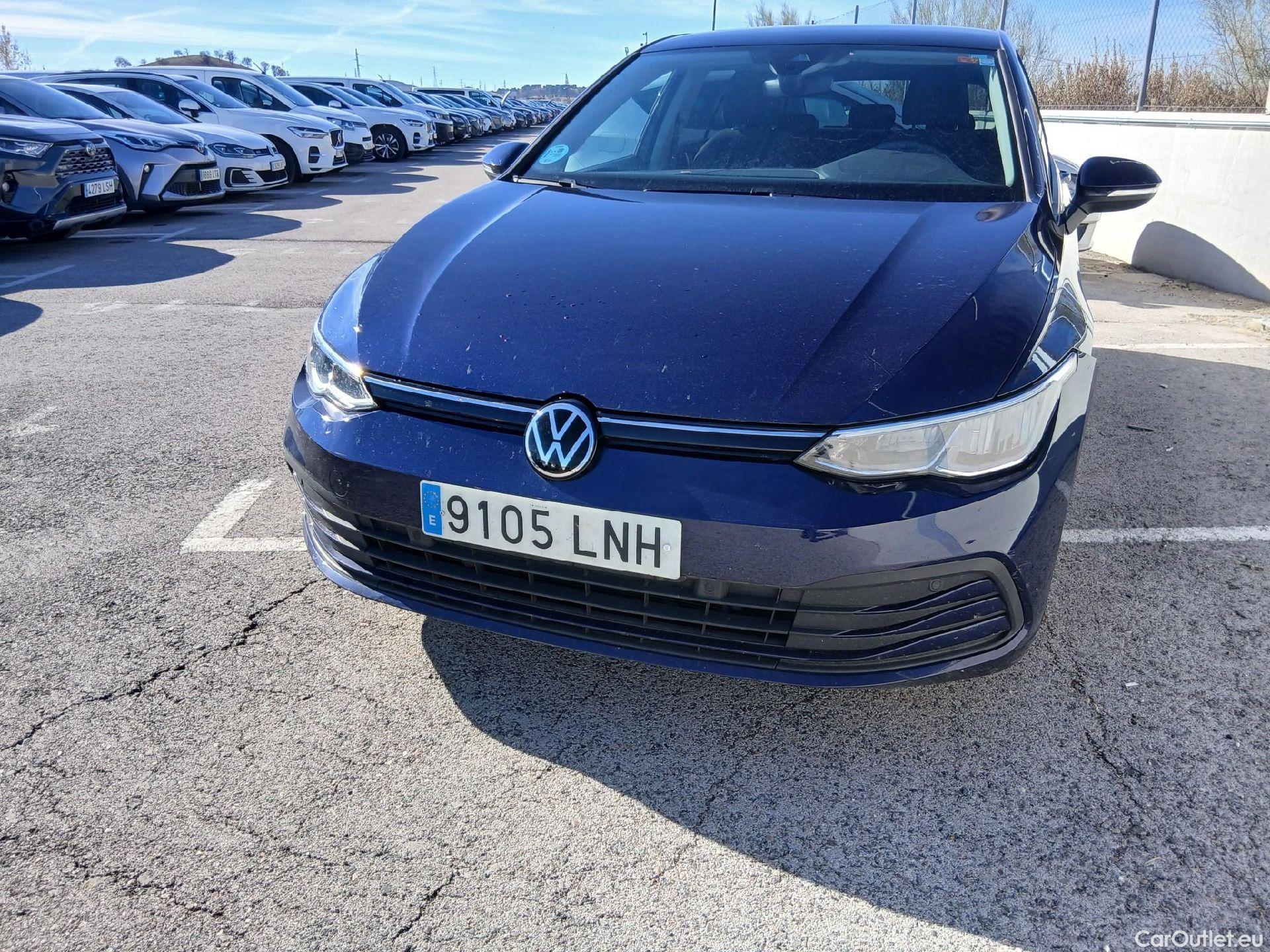  Volkswagen  Golf  VOLKSWAGEN / 2020 / 5P / berlina con portón Life 2.0 TDI 85kW (115CV) #4