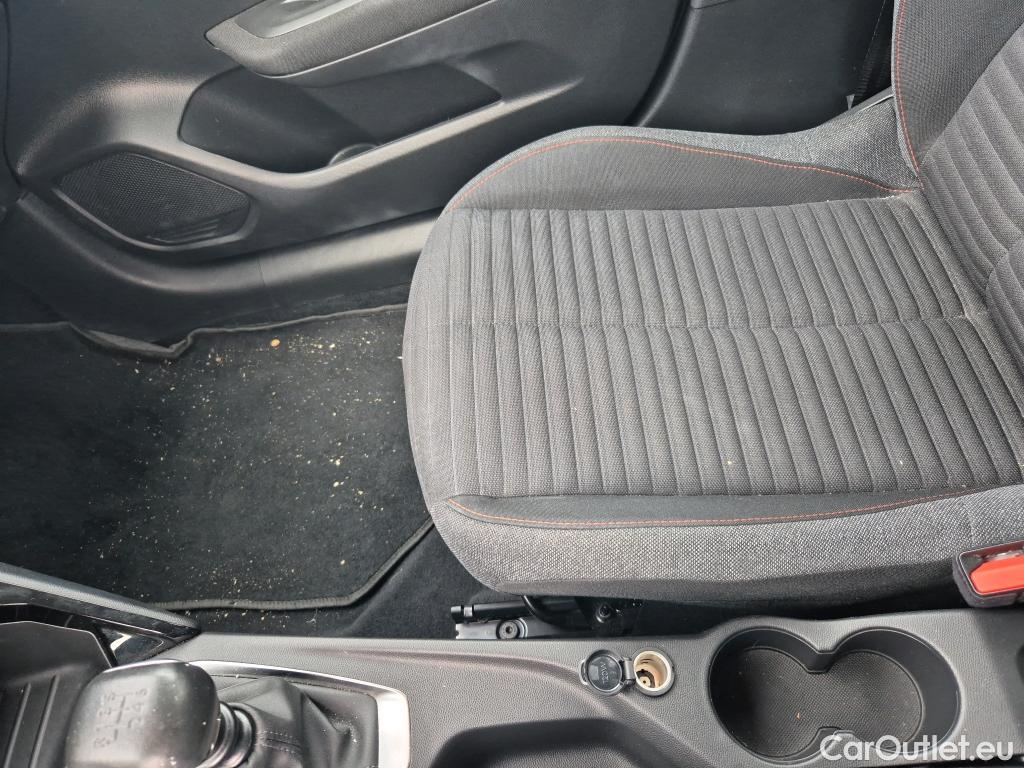  Peugeot  208 PEUGEOT  / 2019 / 5P / berlina con portón BlueHDi 73kW (100CV) Active Pack (AC) #14