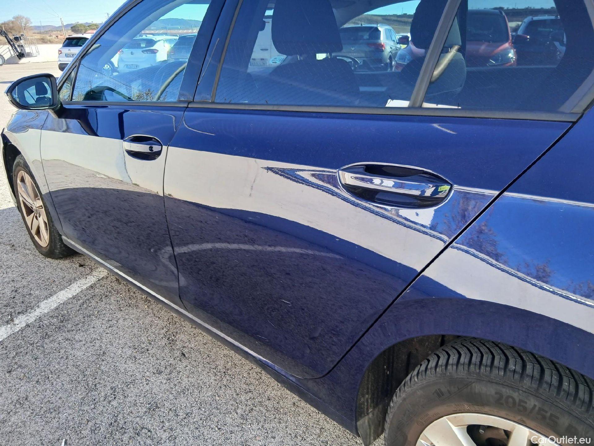  Volkswagen  Golf  VOLKSWAGEN / 2020 / 5P / berlina con portón Life 2.0 TDI 85kW (115CV) #12