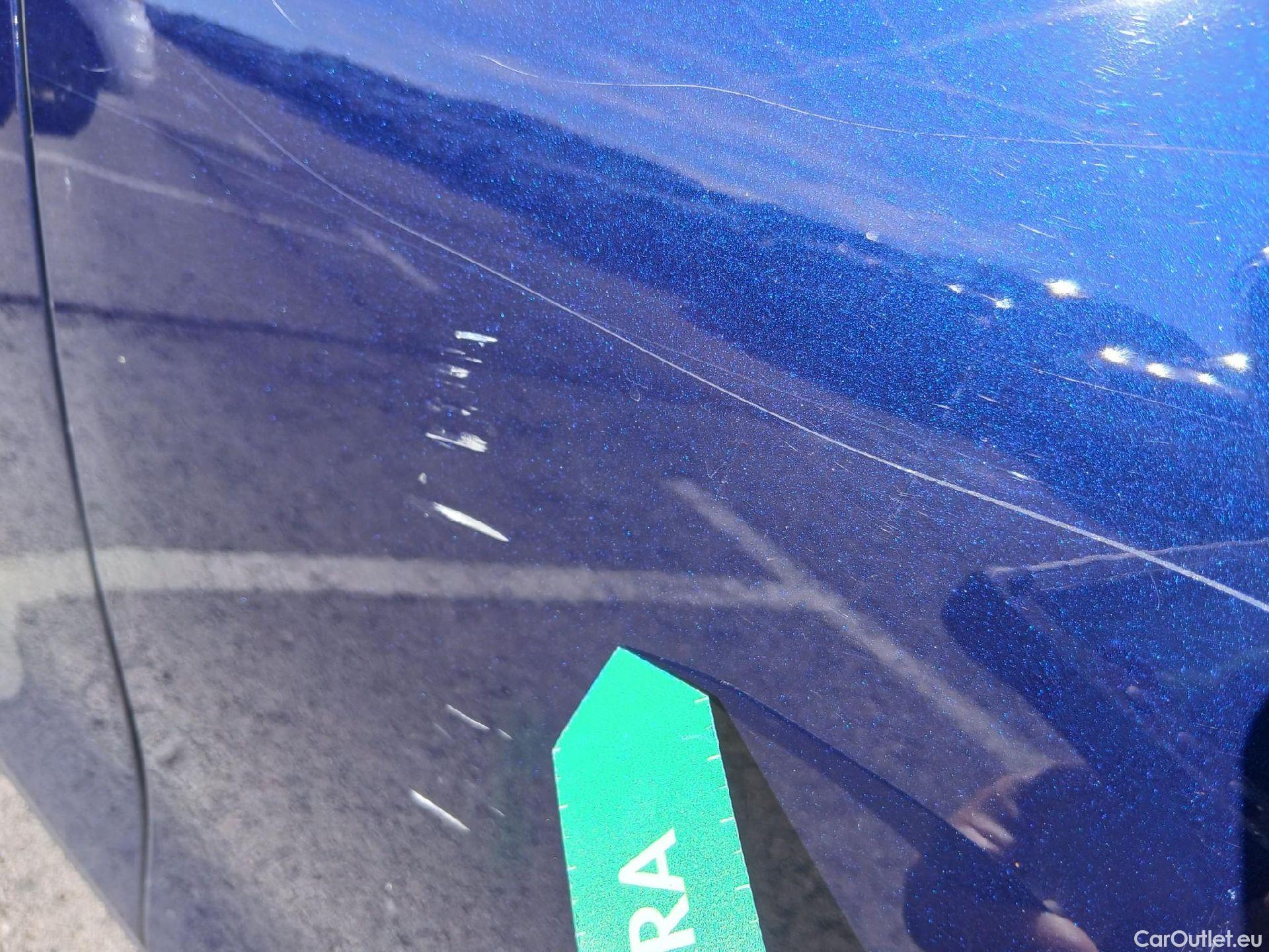  Volkswagen  Golf  VOLKSWAGEN / 2020 / 5P / berlina con portón Life 2.0 TDI 85kW (115CV) #35