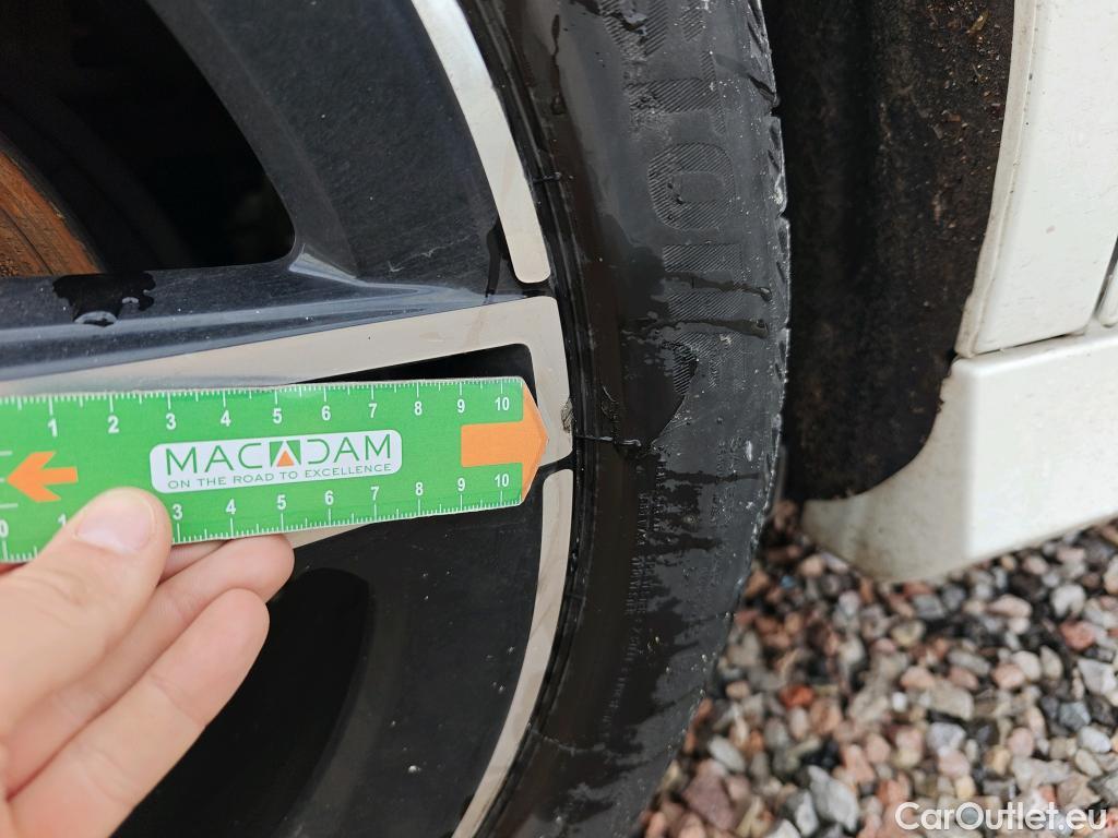  Mercedes  A-Klasse MERCEDES-BENZ Clase A / 2018 / 5P / berlina con portón A 180 d #41