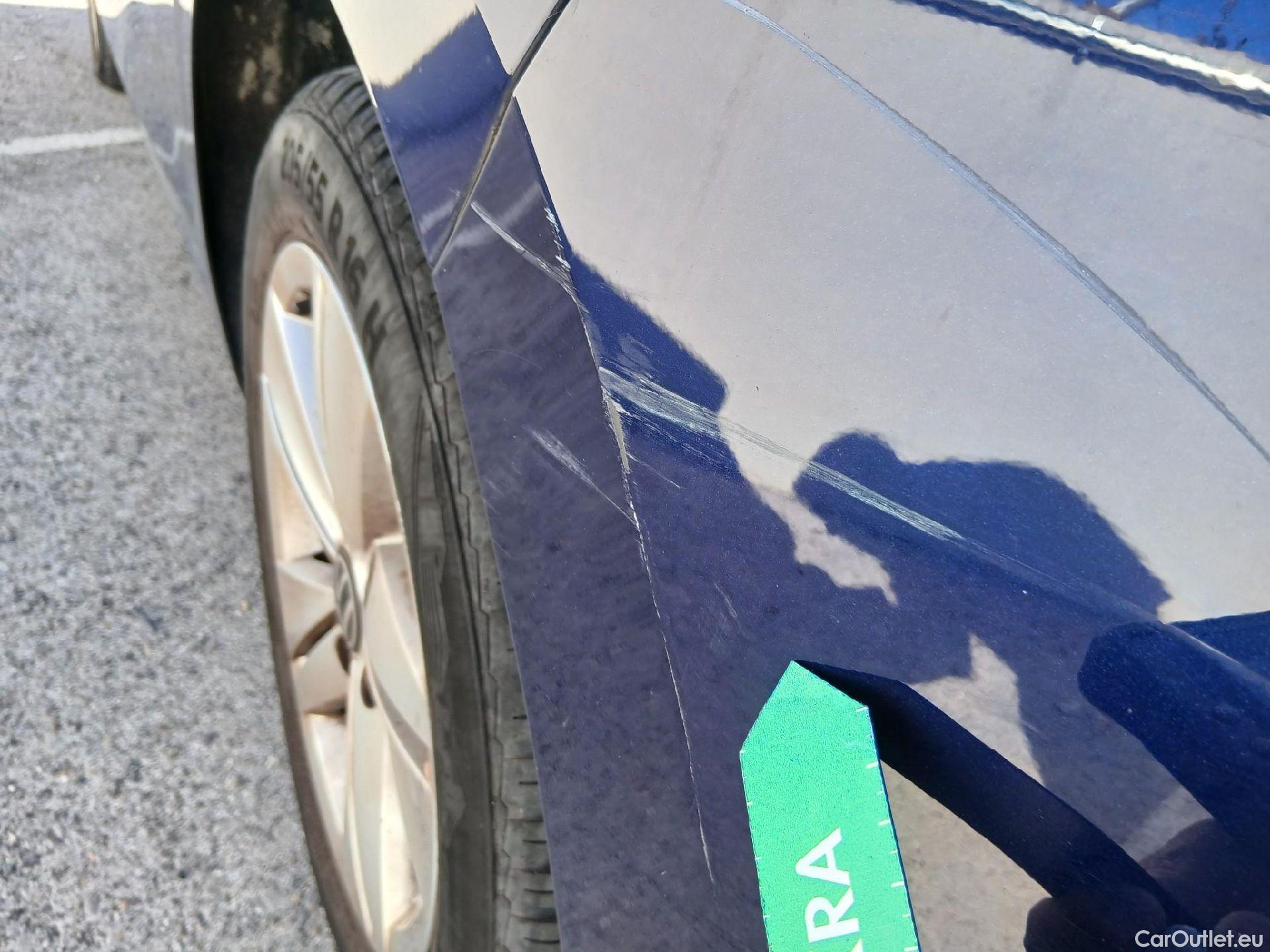  Volkswagen  Golf  VOLKSWAGEN / 2020 / 5P / berlina con portón Life 2.0 TDI 85kW (115CV) #16