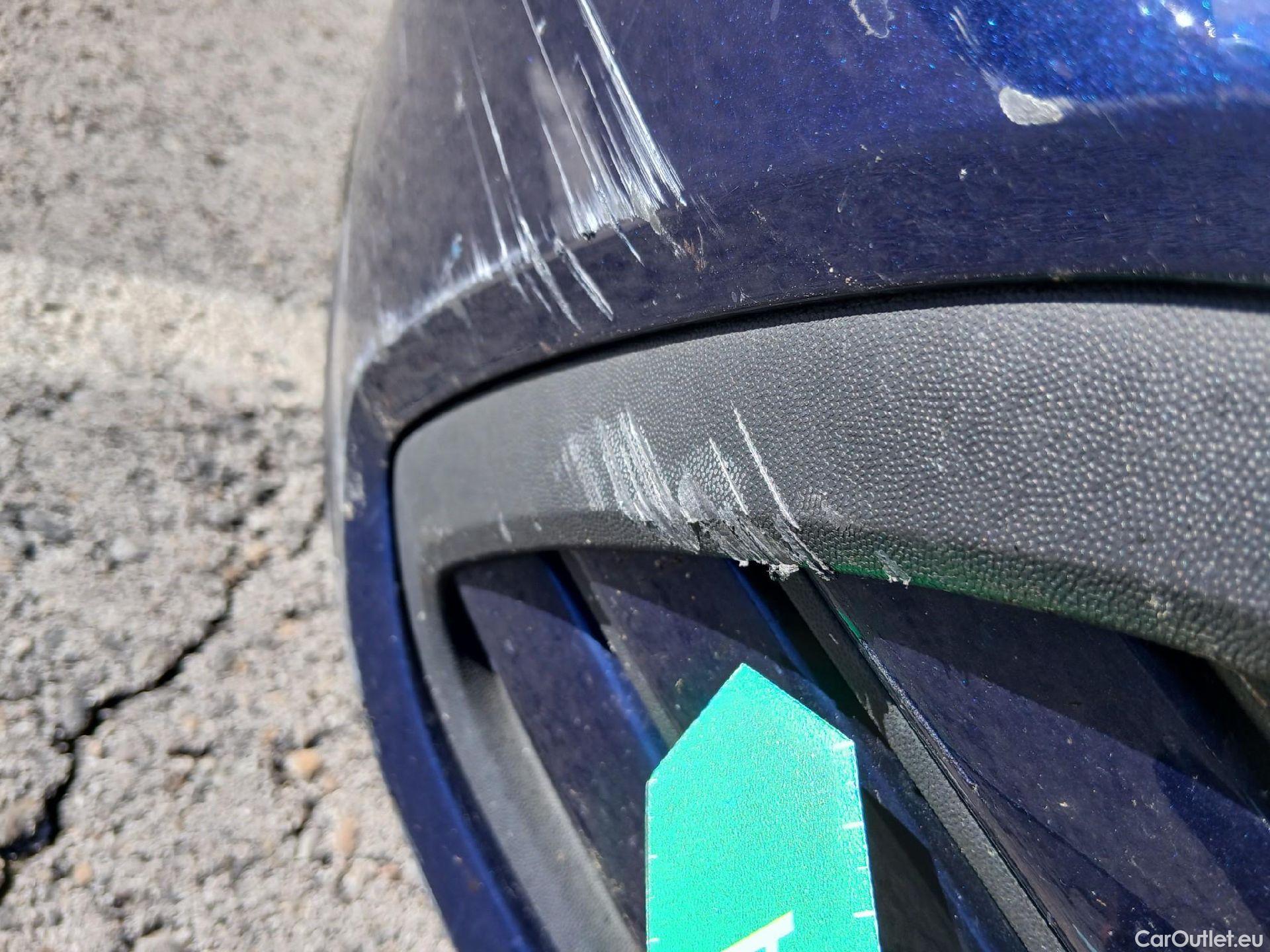  Volkswagen  Golf  VOLKSWAGEN / 2020 / 5P / berlina con portón Life 2.0 TDI 85kW (115CV) #6