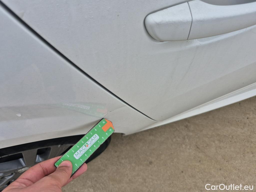  Peugeot  208 PEUGEOT  / 2019 / 5P / berlina con portón BlueHDi 73kW (100CV) Active Pack (AC) #5