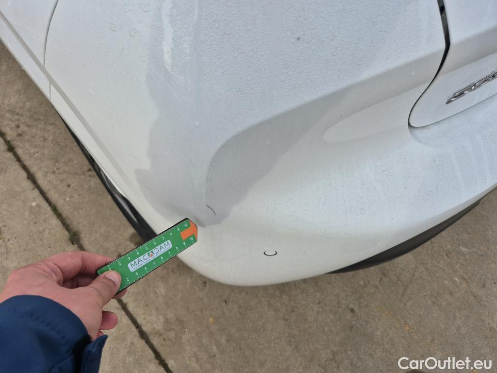  Peugeot  208 PEUGEOT  / 2019 / 5P / berlina con portón BlueHDi 73kW (100CV) Active Pack (AC) #23