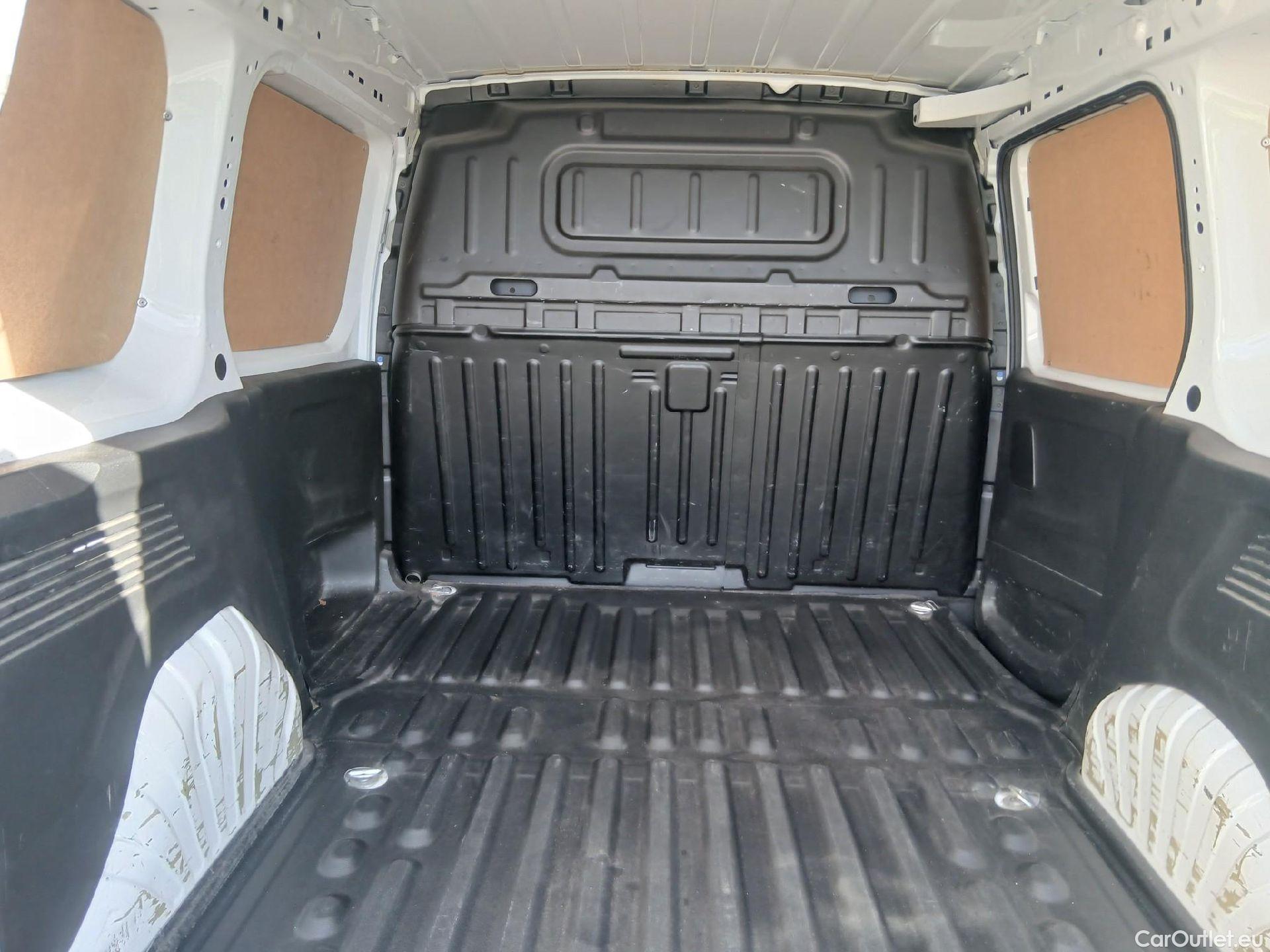  Citroen  Berlingo CITROEN  / 2018 / 3P / furgón derivado de turismo Talla M BlueHDi 100 CONTROL (AC2) #15