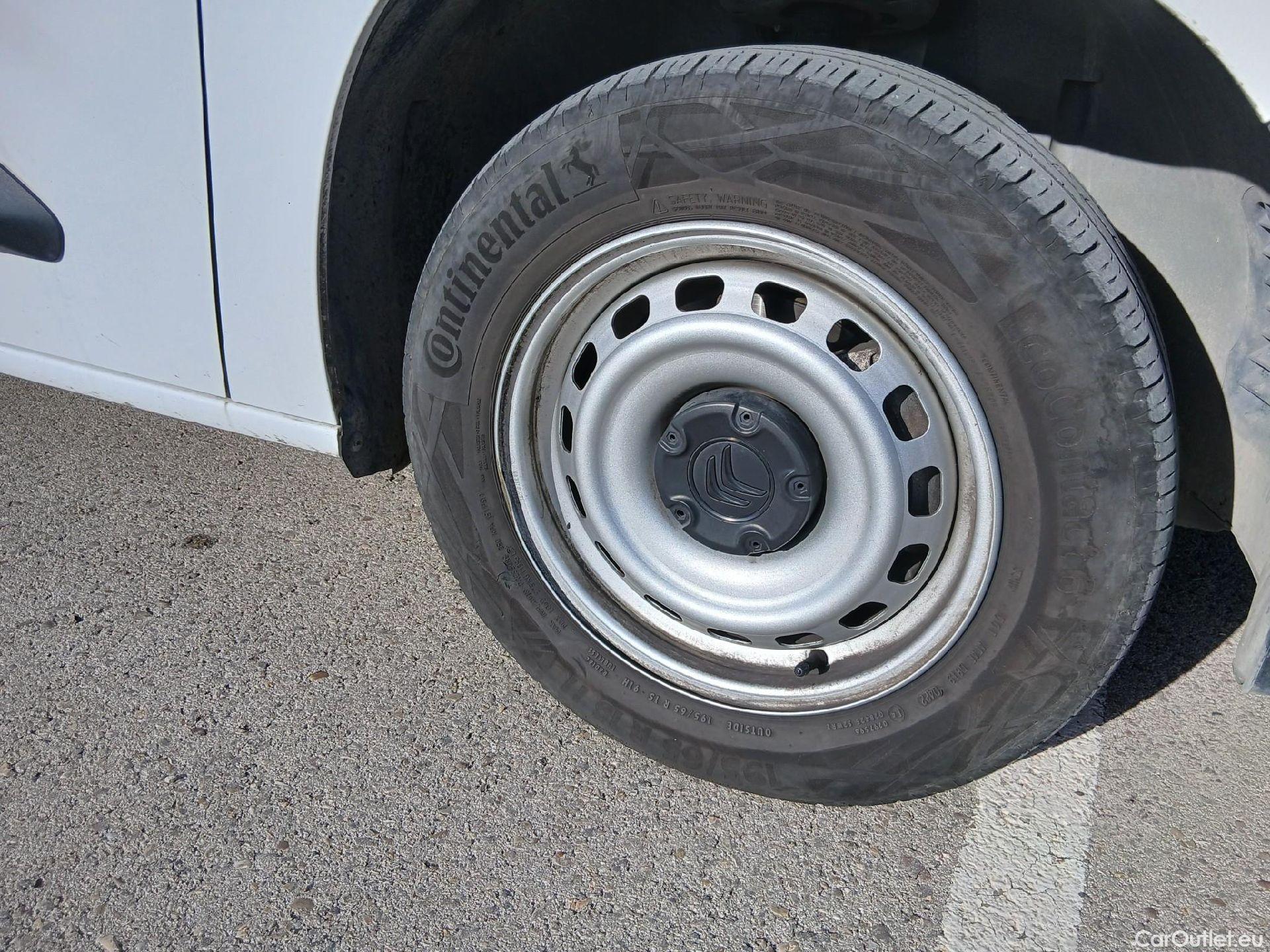  Citroen  Berlingo CITROEN  / 2018 / 3P / furgón derivado de turismo Talla M BlueHDi 100 CONTROL (AC2) #23