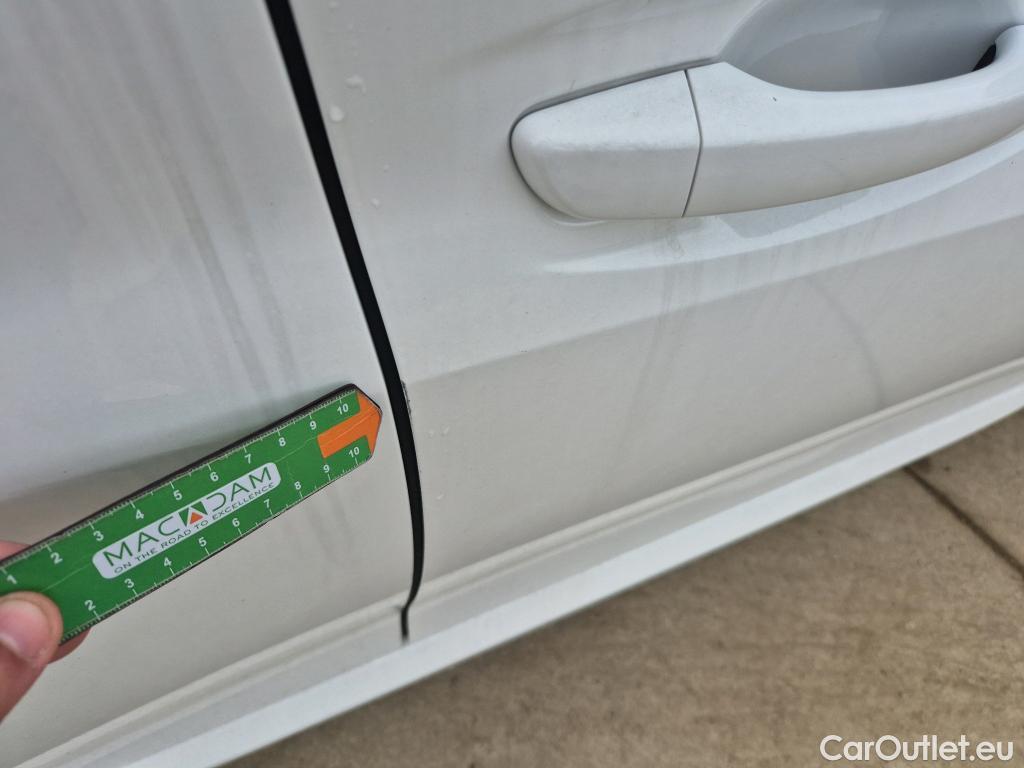  Peugeot  208 PEUGEOT  / 2019 / 5P / berlina con portón BlueHDi 73kW (100CV) Active Pack (AC) #19