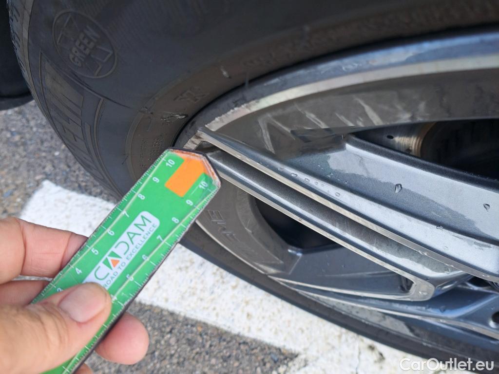  Mercedes  G-Klasee MERCEDES-BENZ Clase GLC / 2019 / 5P / todoterreno GLC 300 de 4MATIC #2