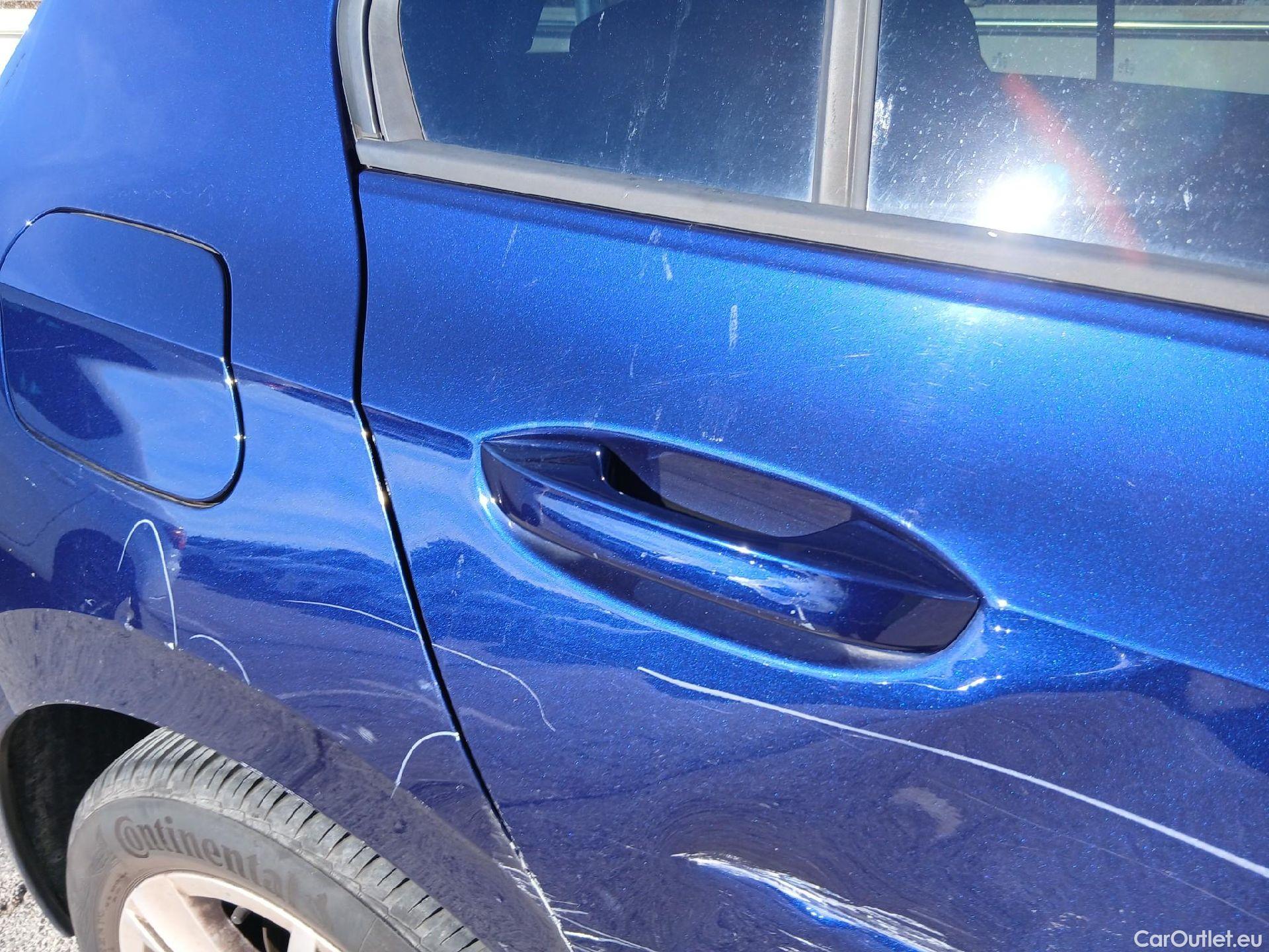  Volkswagen  Golf  VOLKSWAGEN / 2020 / 5P / berlina con portón Life 2.0 TDI 85kW (115CV) #30