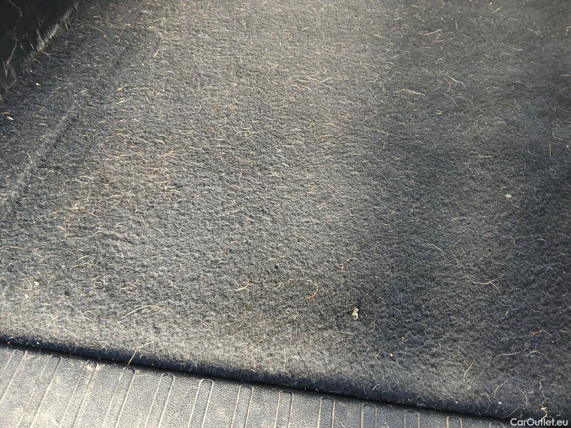  Citroen  Berlingo CITROEN  / 2018 / 4P / combi Talla M BlueHDi 100 LIVE (AC) #28