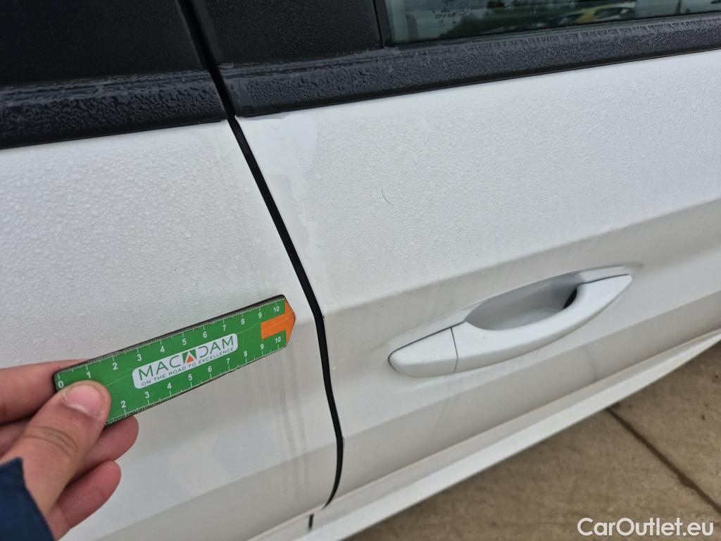  Peugeot  208 PEUGEOT  / 2019 / 5P / berlina con portón BlueHDi 73kW (100CV) Active Pack (AC) #18