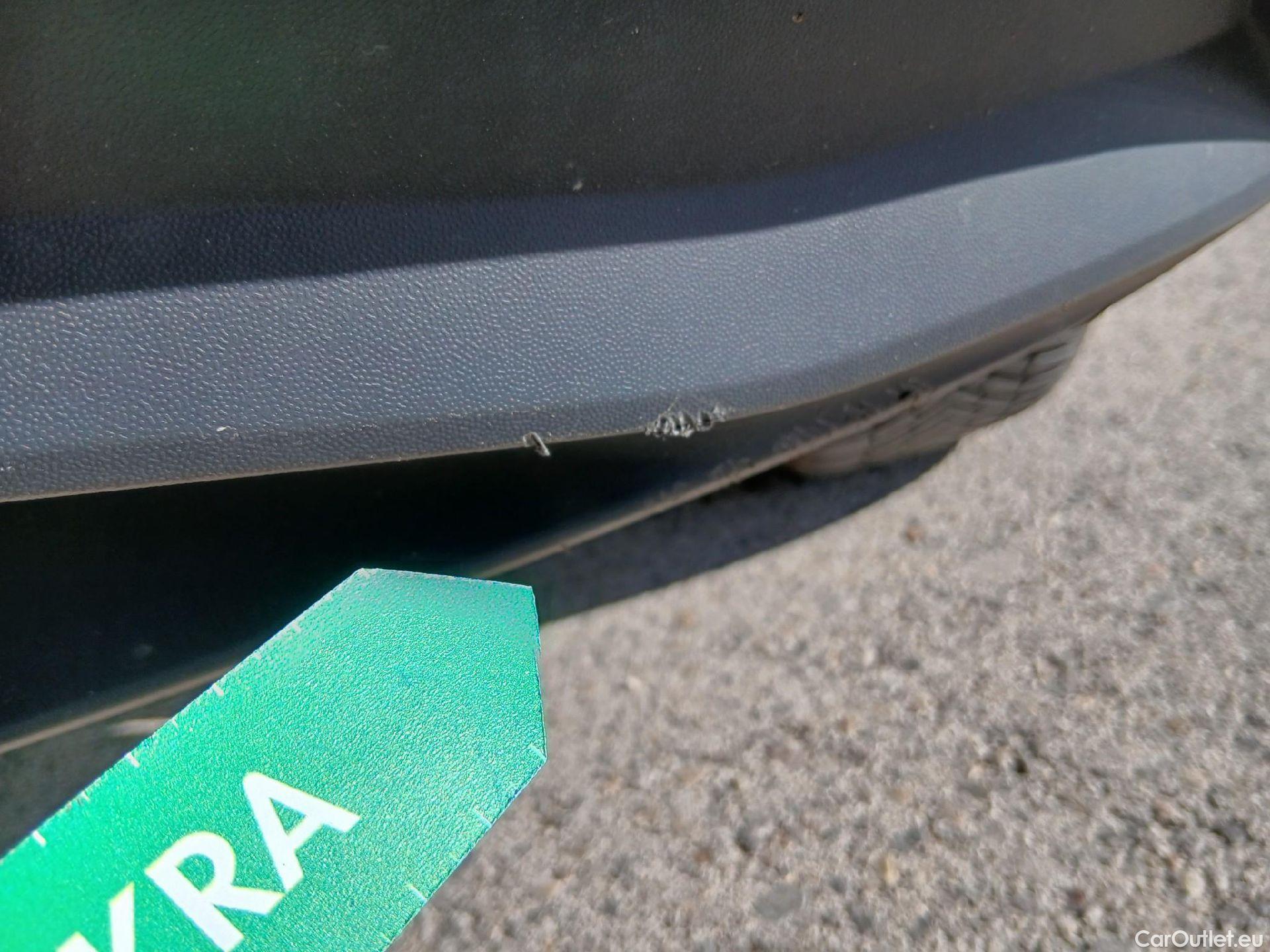  Volkswagen  Golf  VOLKSWAGEN / 2020 / 5P / berlina con portón Life 2.0 TDI 85kW (115CV) #21