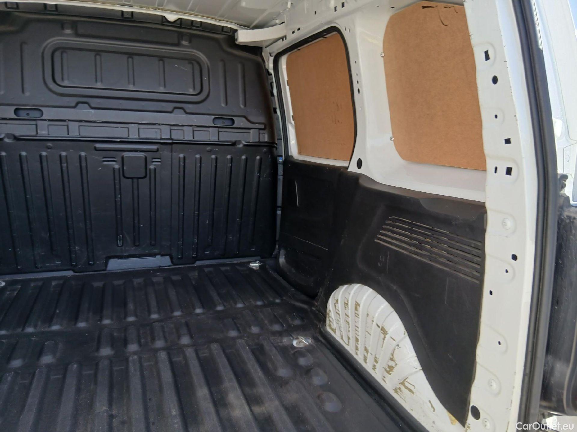  Citroen  Berlingo CITROEN  / 2018 / 3P / furgón derivado de turismo Talla M BlueHDi 100 CONTROL (AC2) #16