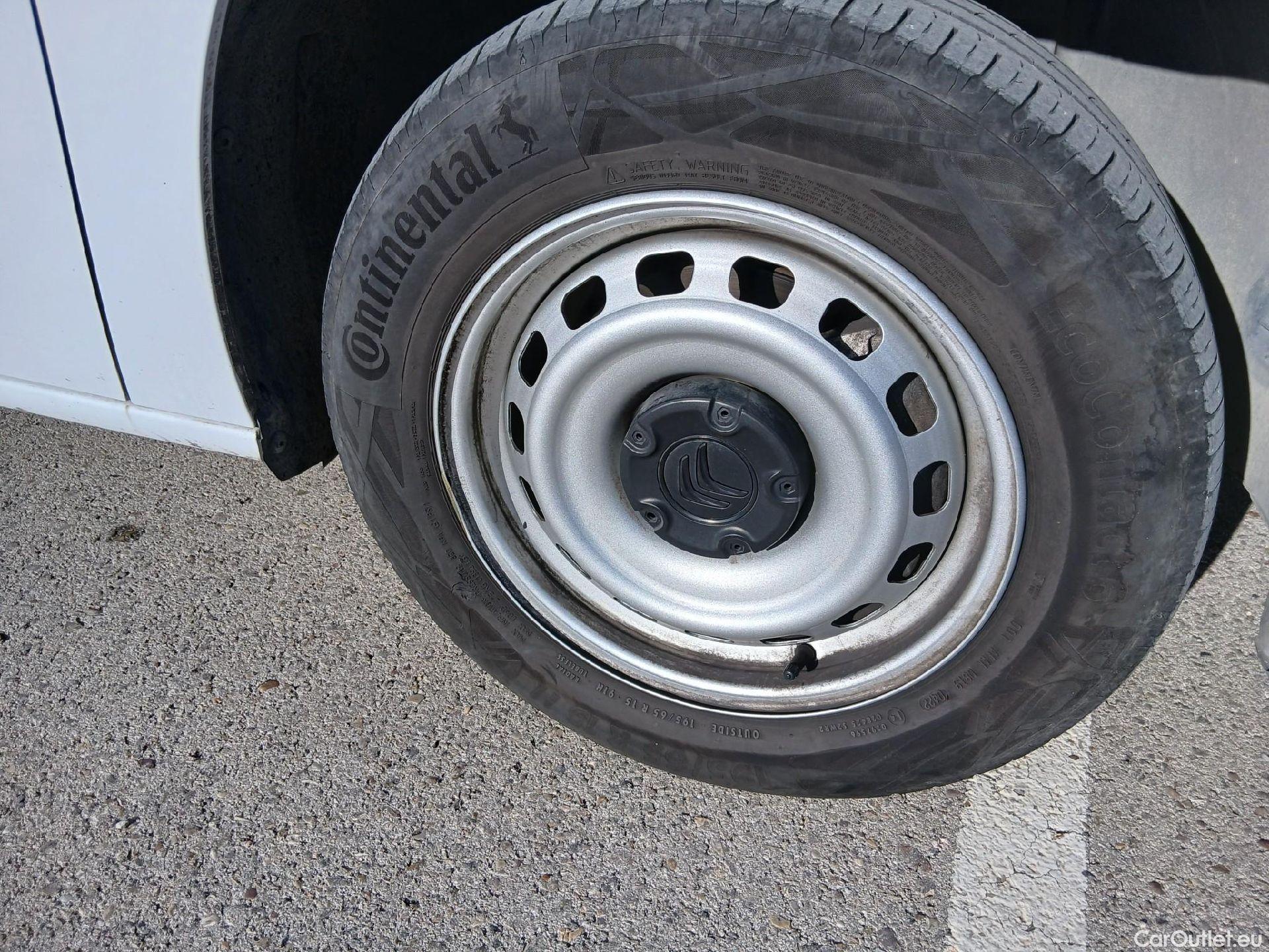  Citroen  Berlingo CITROEN  / 2018 / 3P / furgón derivado de turismo Talla M BlueHDi 100 CONTROL (AC2) #24