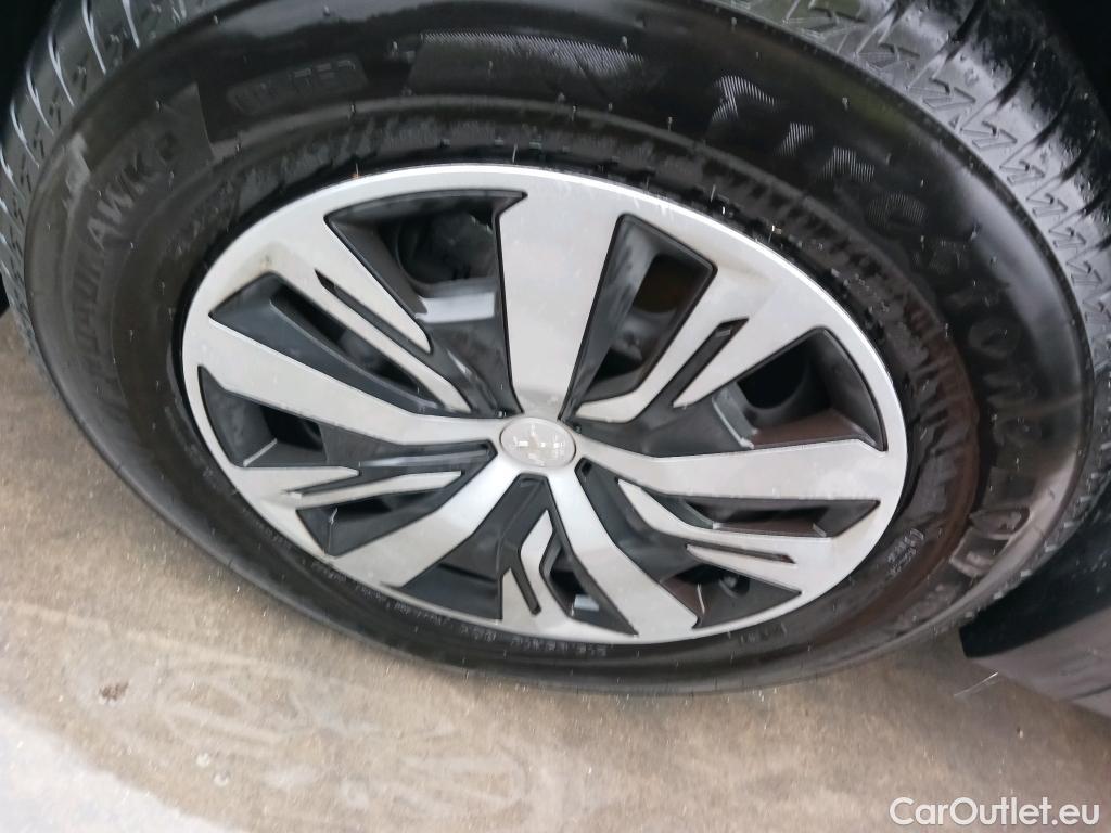  Peugeot  2008 PEUGEOT  / 2019 / 5P / todoterreno Active Puretech 100 S&S BVM6 #11