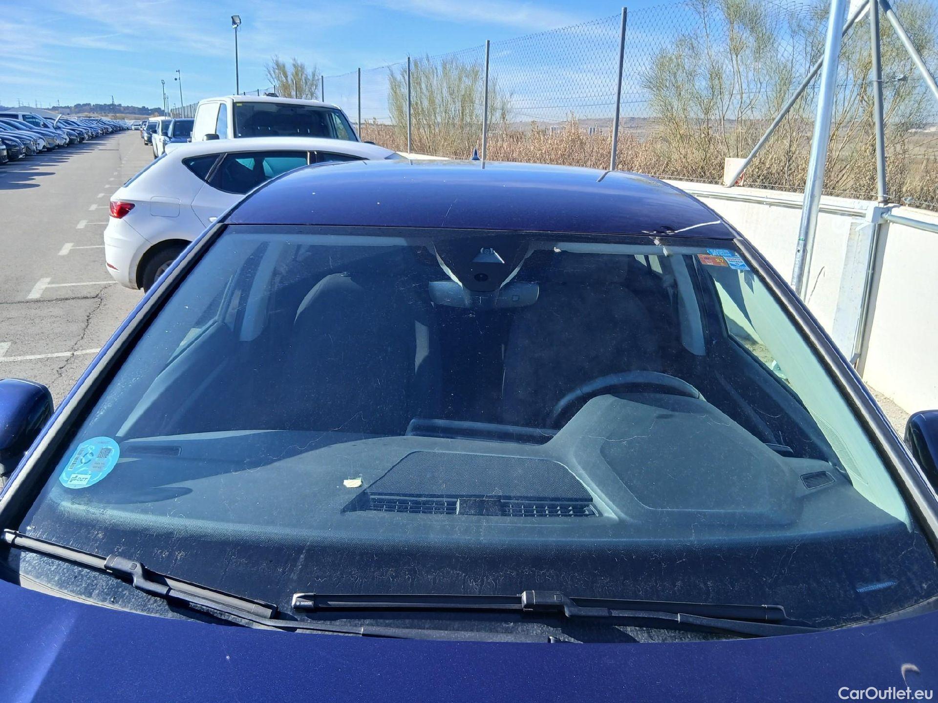  Volkswagen  Golf  VOLKSWAGEN / 2020 / 5P / berlina con portón Life 2.0 TDI 85kW (115CV) #1